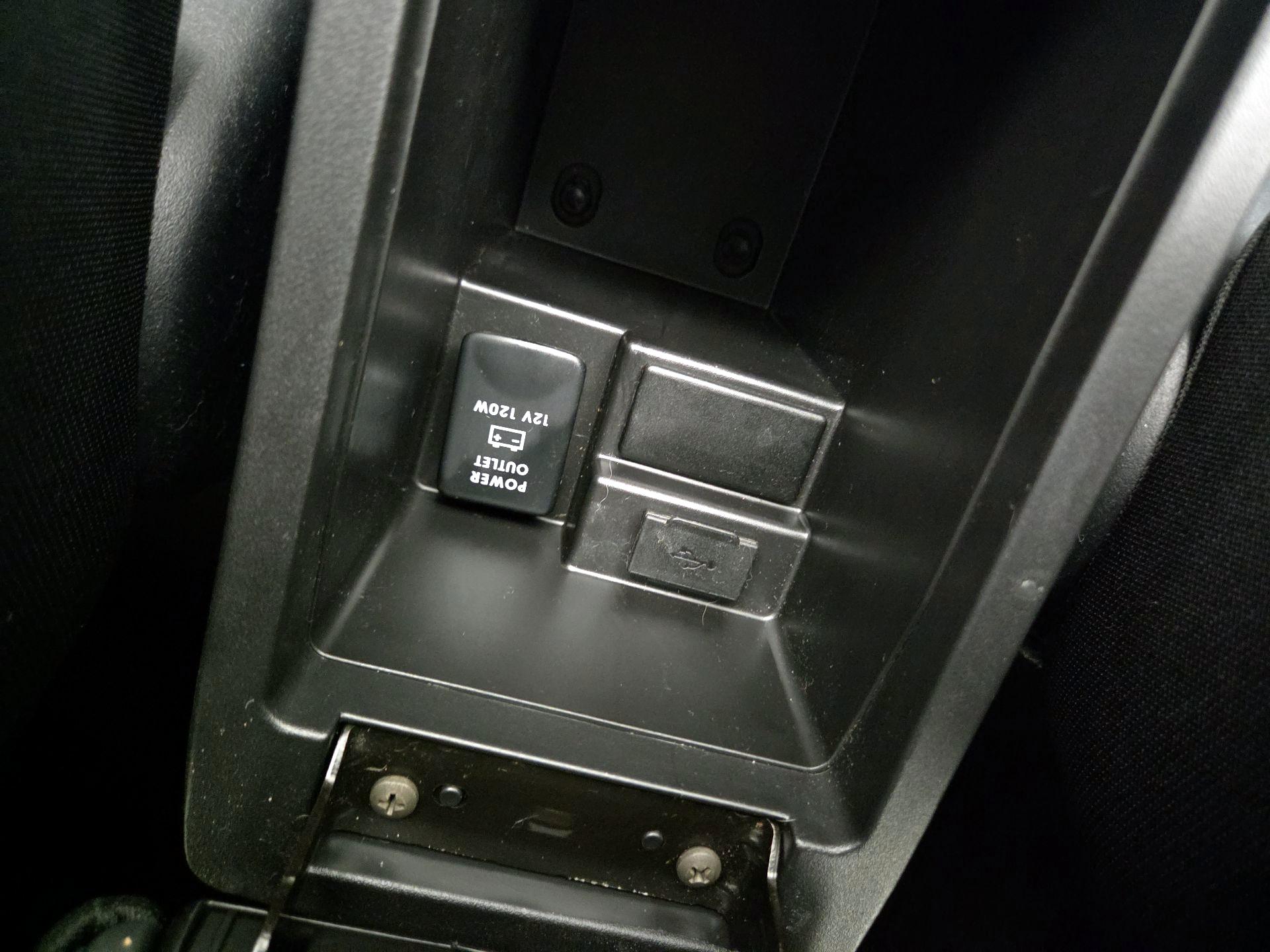 Thumbnail: 2015 Mitsubishi Outlander Sport - 18