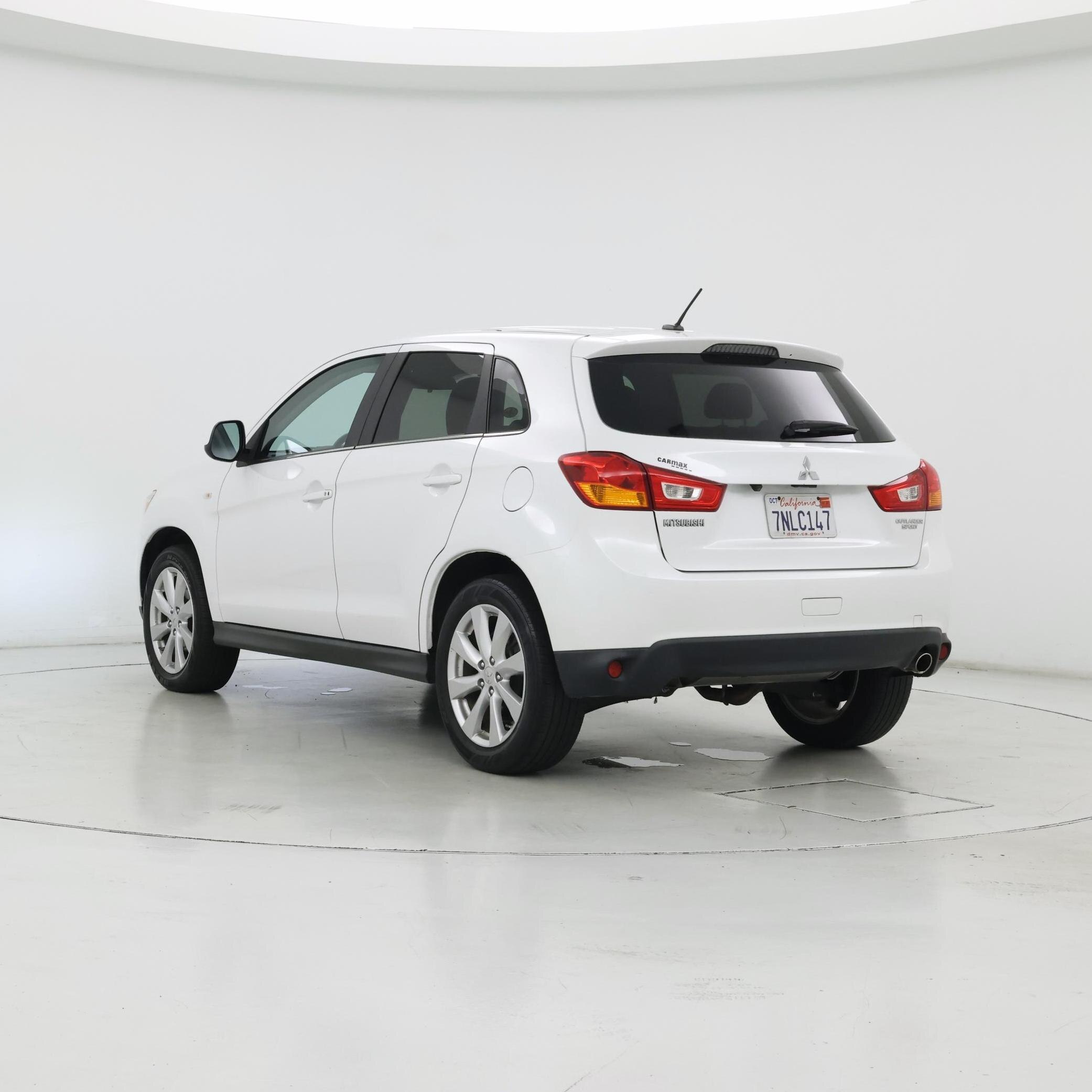 Thumbnail: 2015 Mitsubishi Outlander Sport - 2