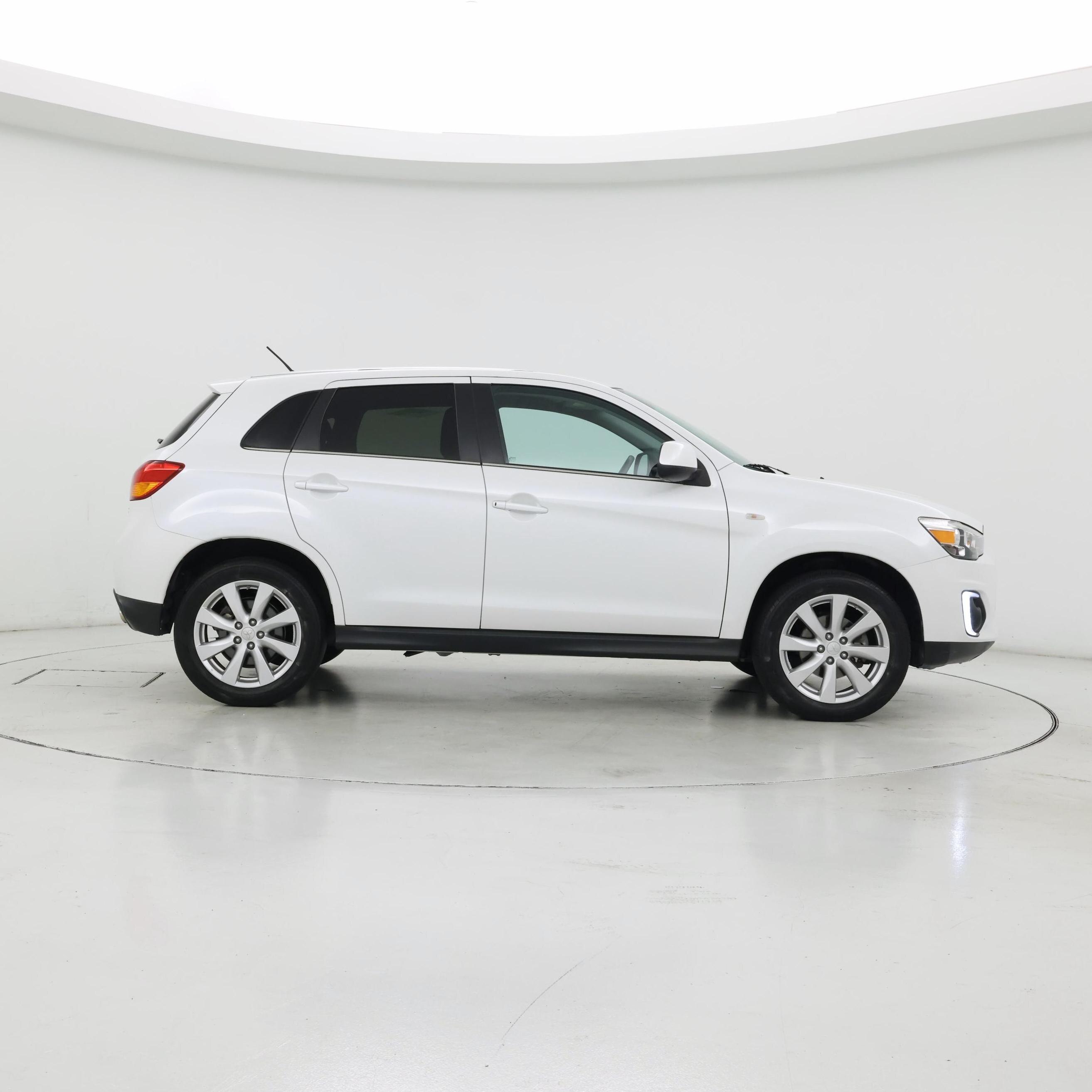 Thumbnail: 2015 Mitsubishi Outlander Sport - 7