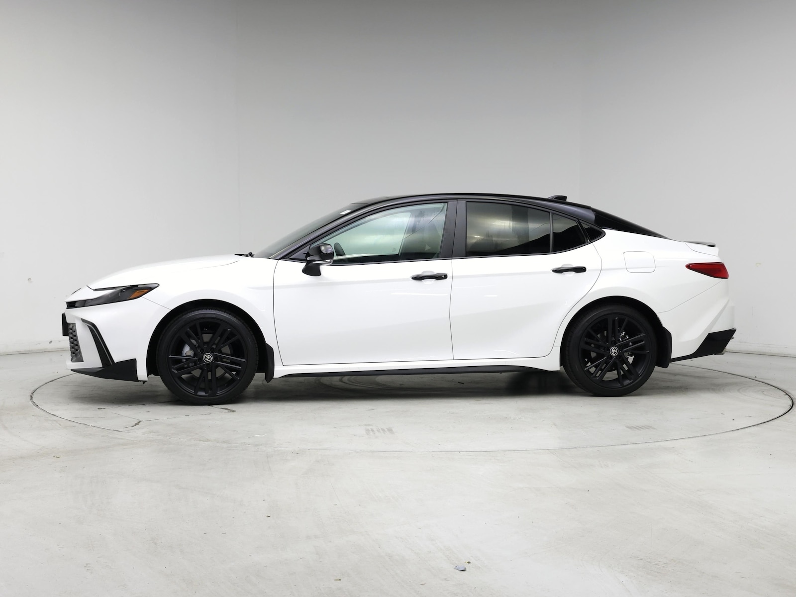 2026 Toyota Camry Nightshade - Photo 4