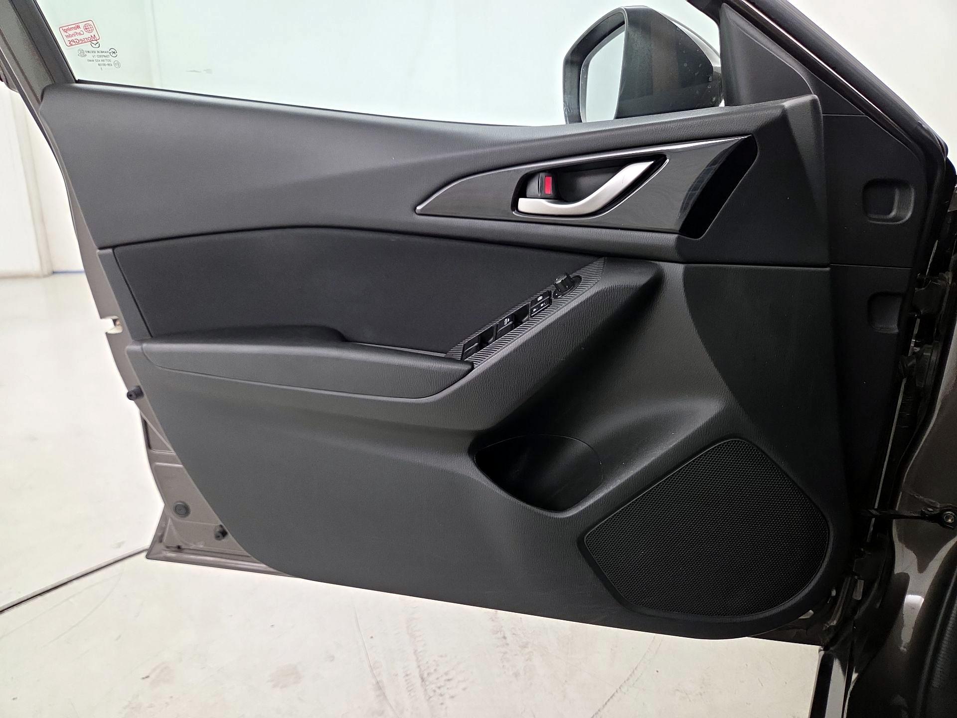 Thumbnail: 2015 Mazda Mazda3 - 12