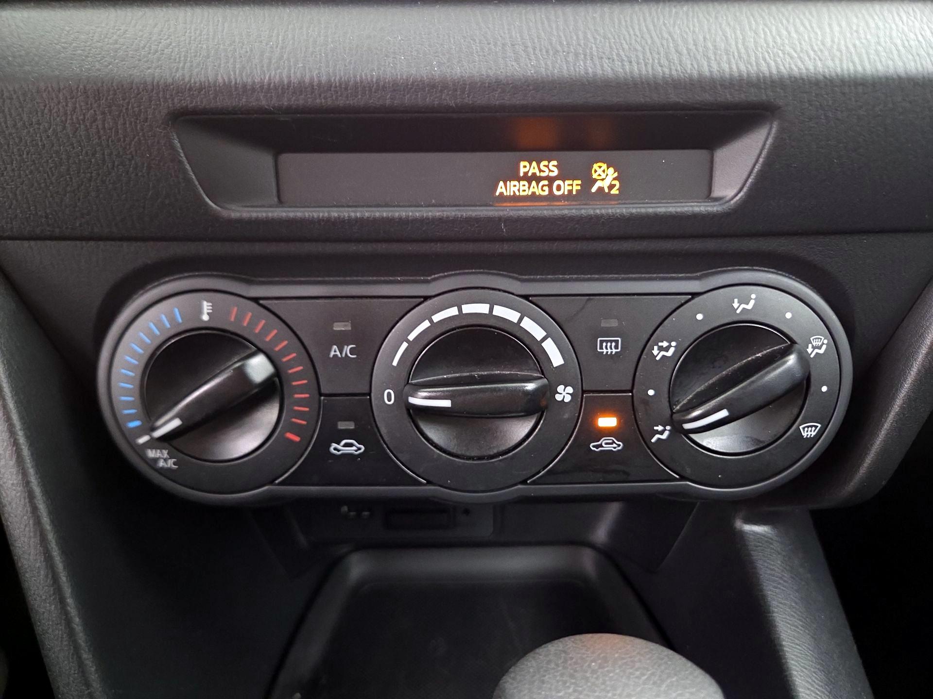 Thumbnail: 2015 Mazda Mazda3 - 16