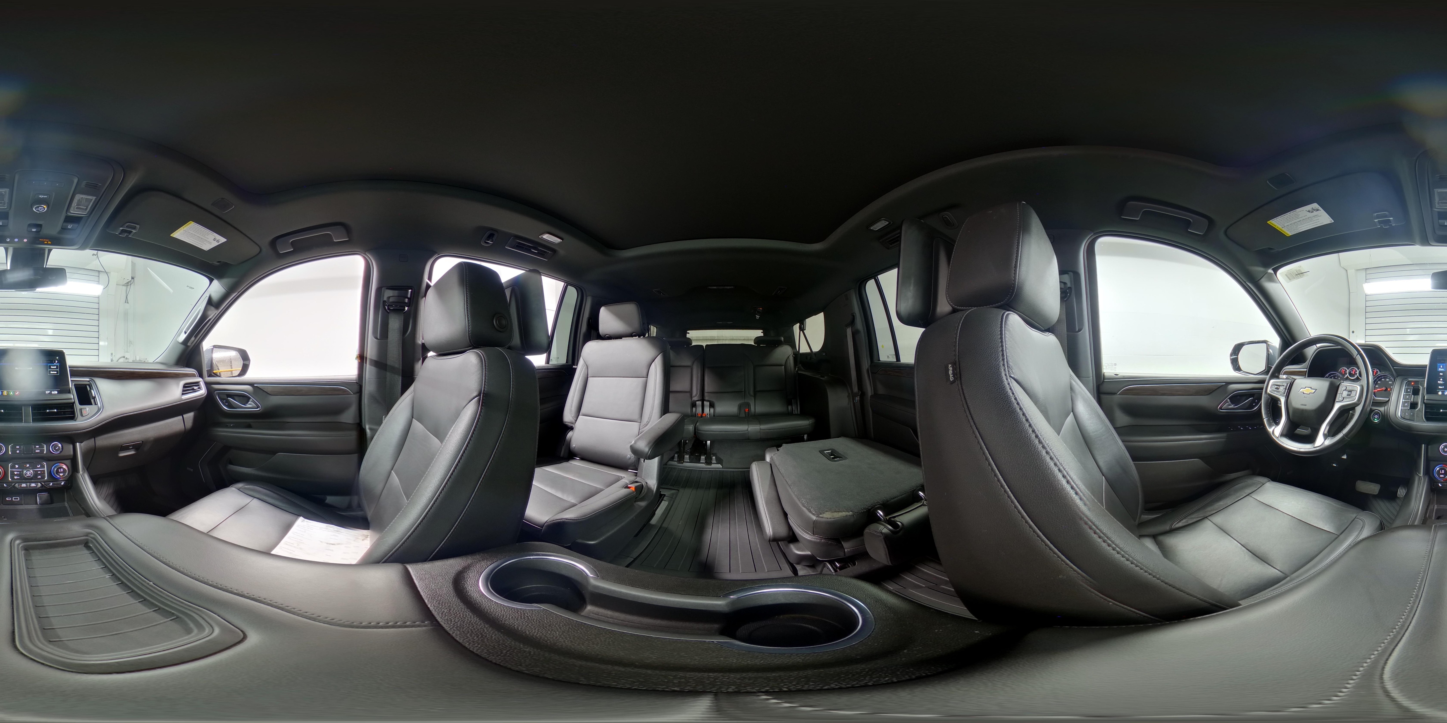 2021 Chevrolet Suburban LT - Photo 21