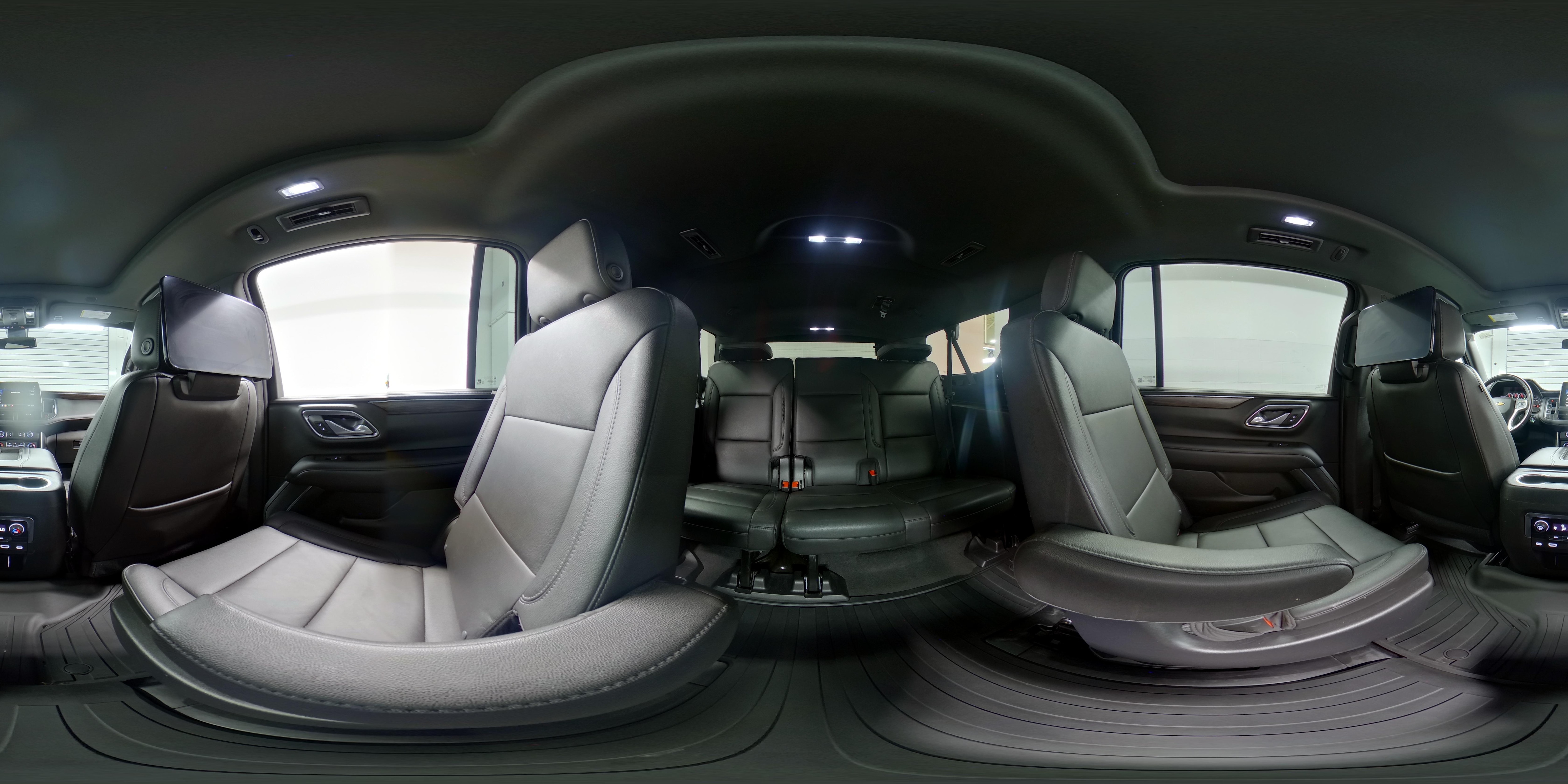 2021 Chevrolet Suburban LT - Photo 22