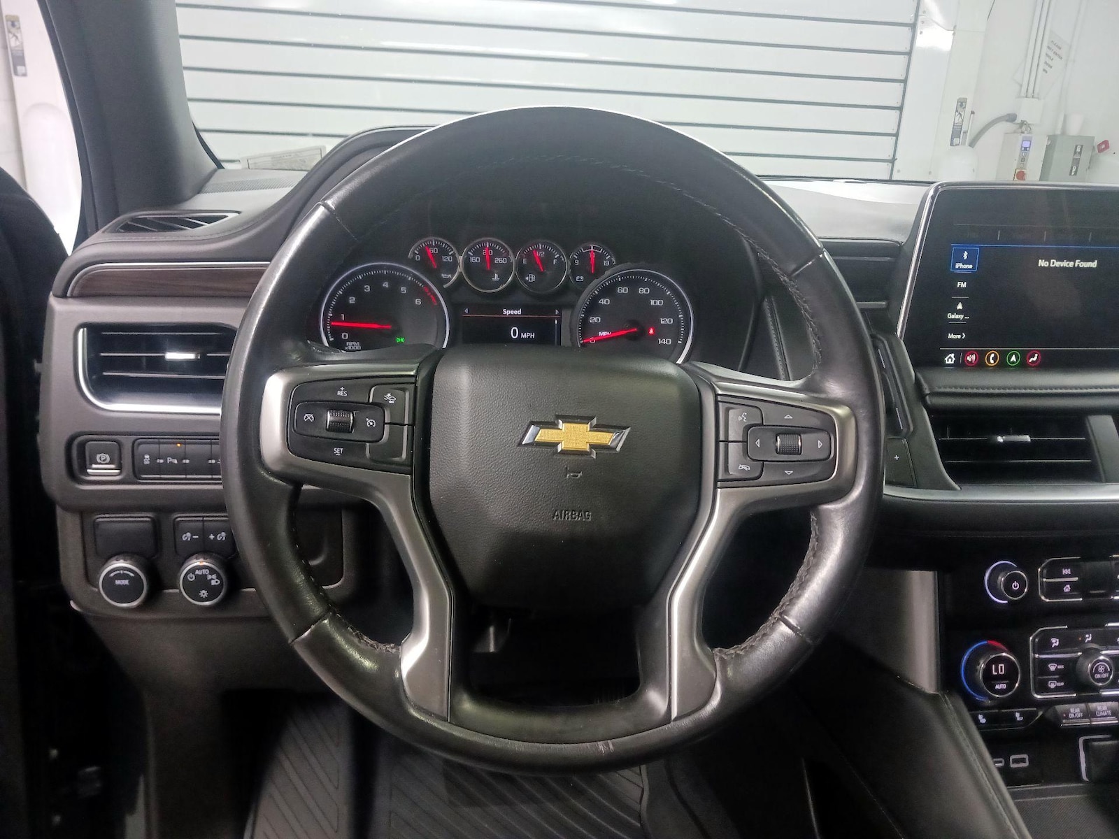 2021 Chevrolet Suburban LT - Photo 11