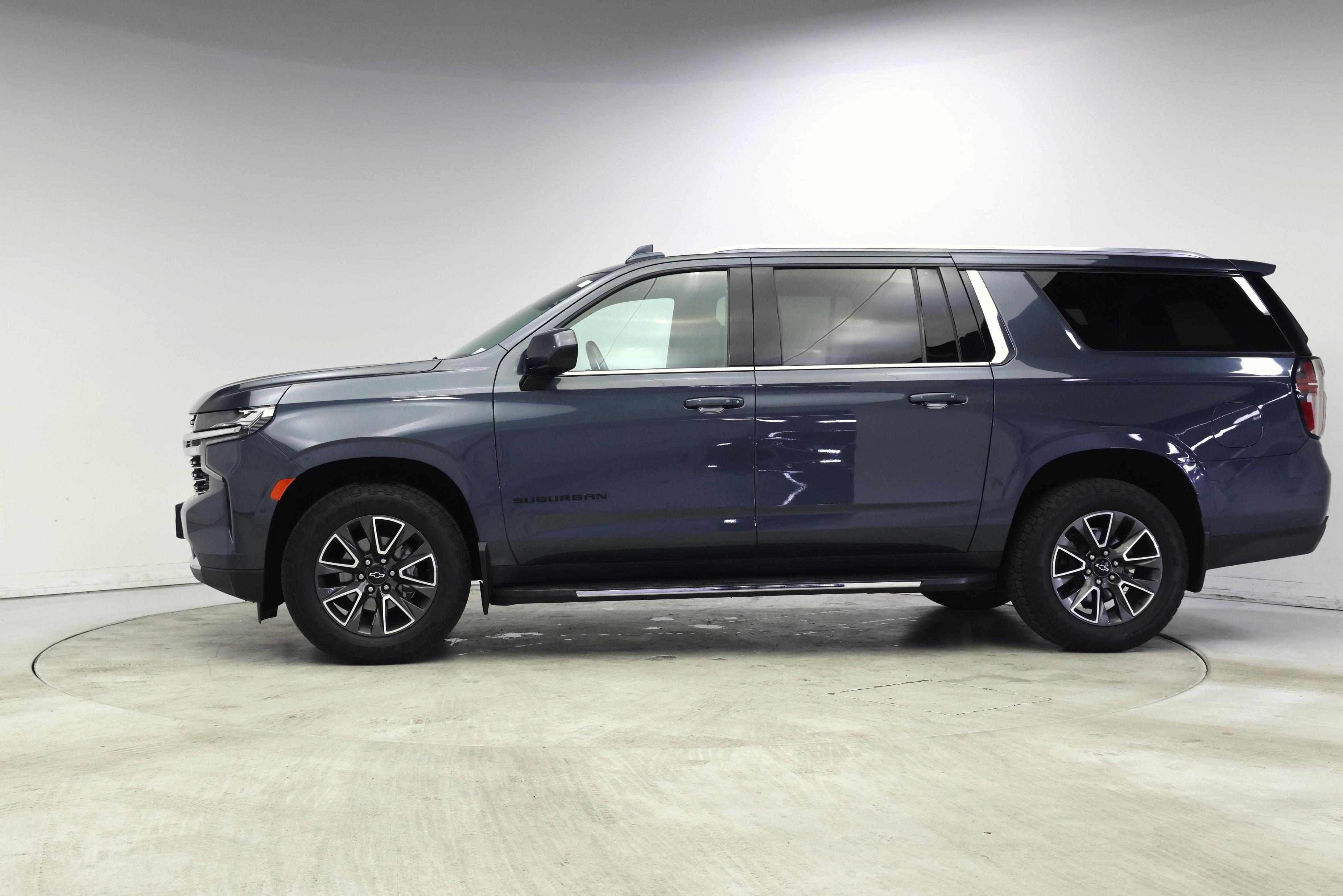 Thumbnail: 2021 Chevrolet Suburban - 3