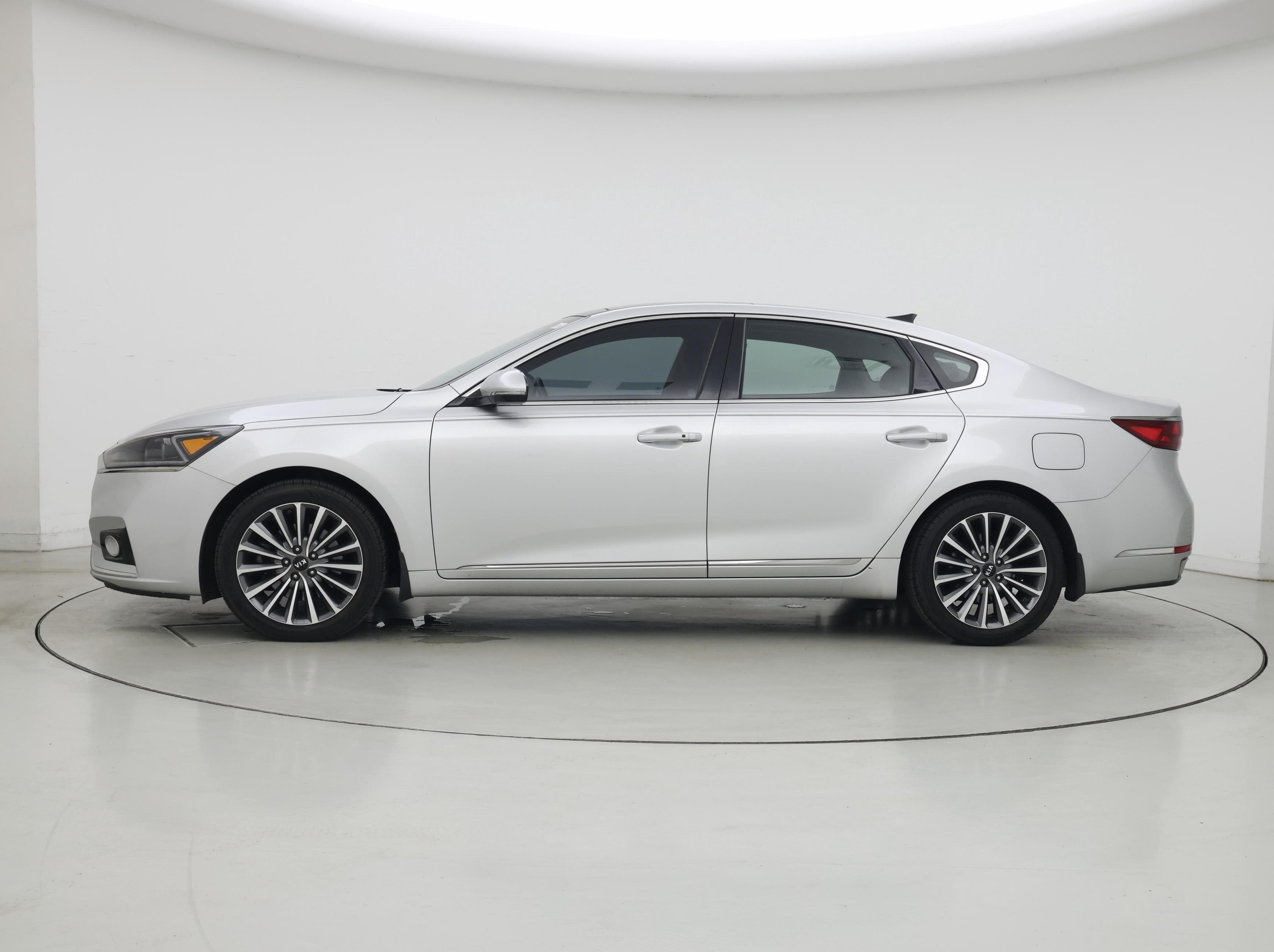Thumbnail: 2017 Kia Cadenza - 3