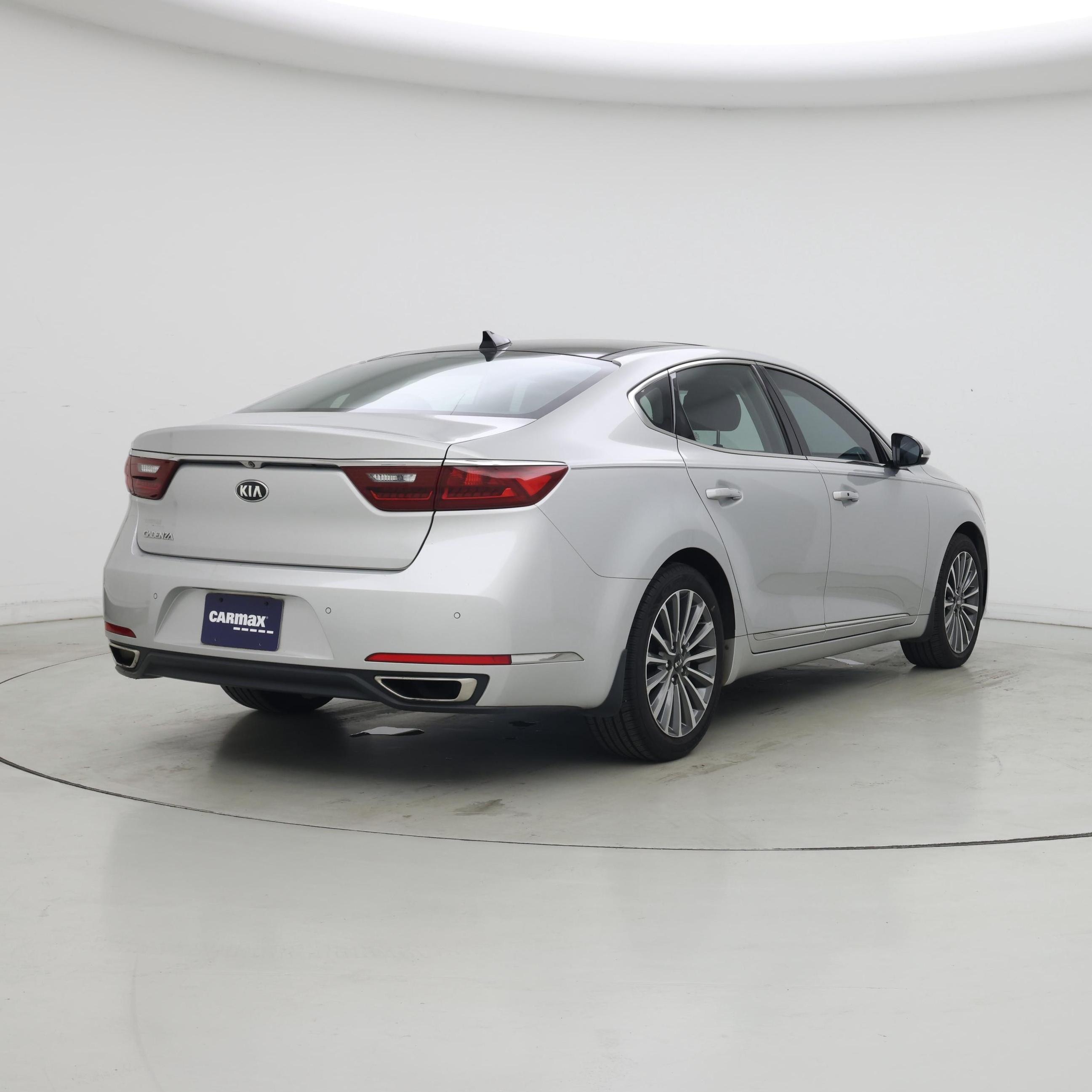 Thumbnail: 2017 Kia Cadenza - 8