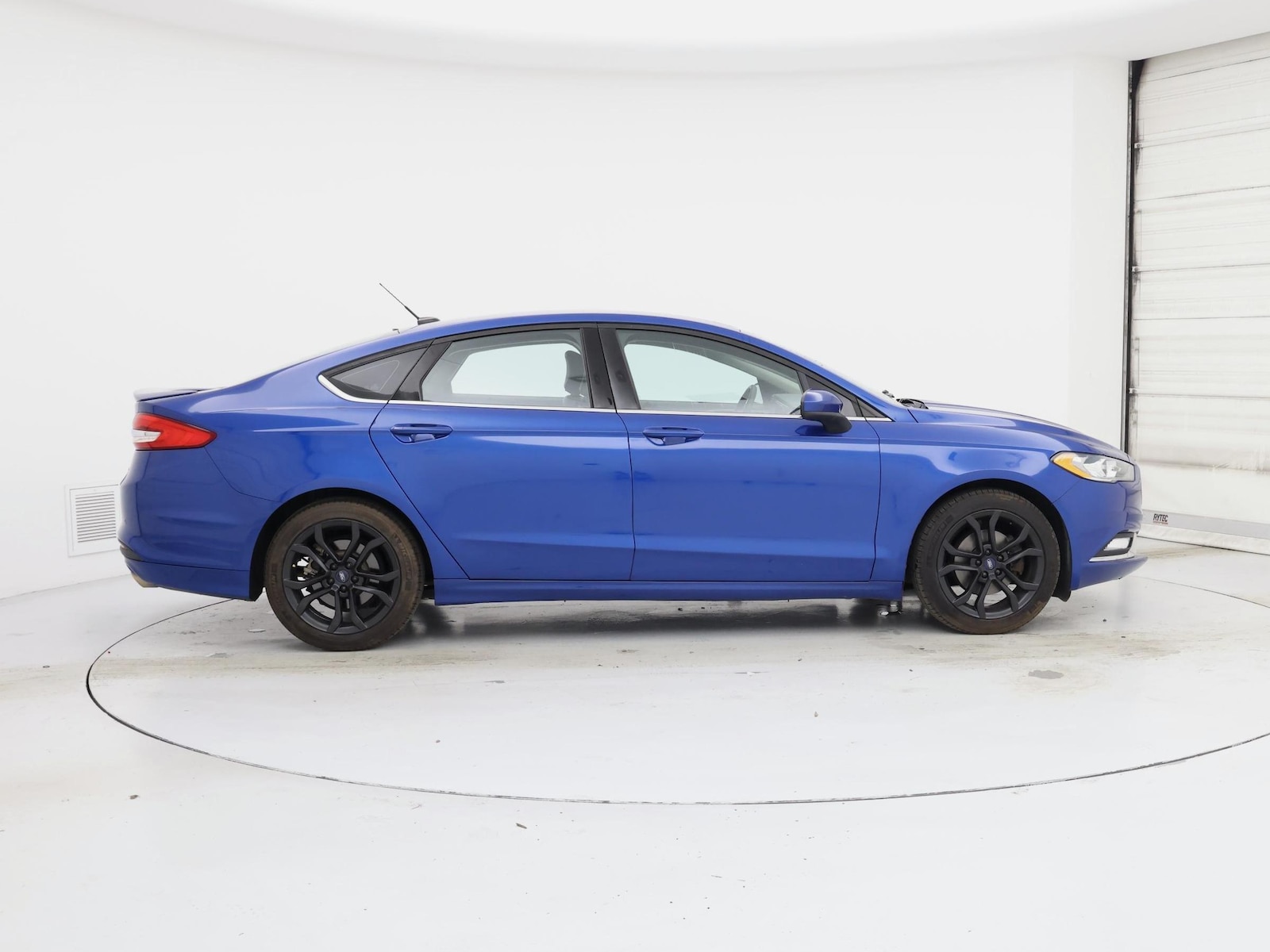 2017 Ford Fusion SE - Photo 8