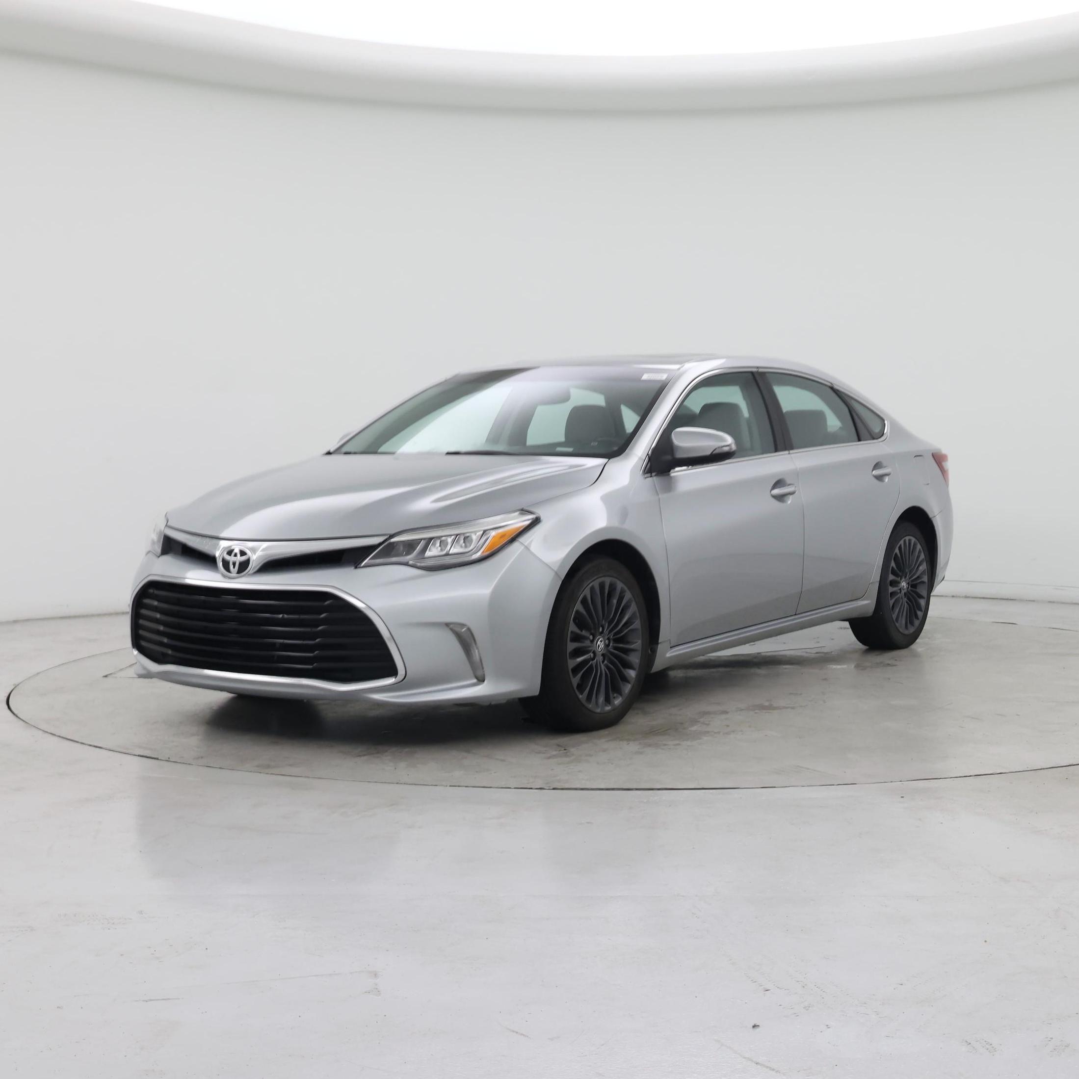Thumbnail: 2016 Toyota Avalon - 4