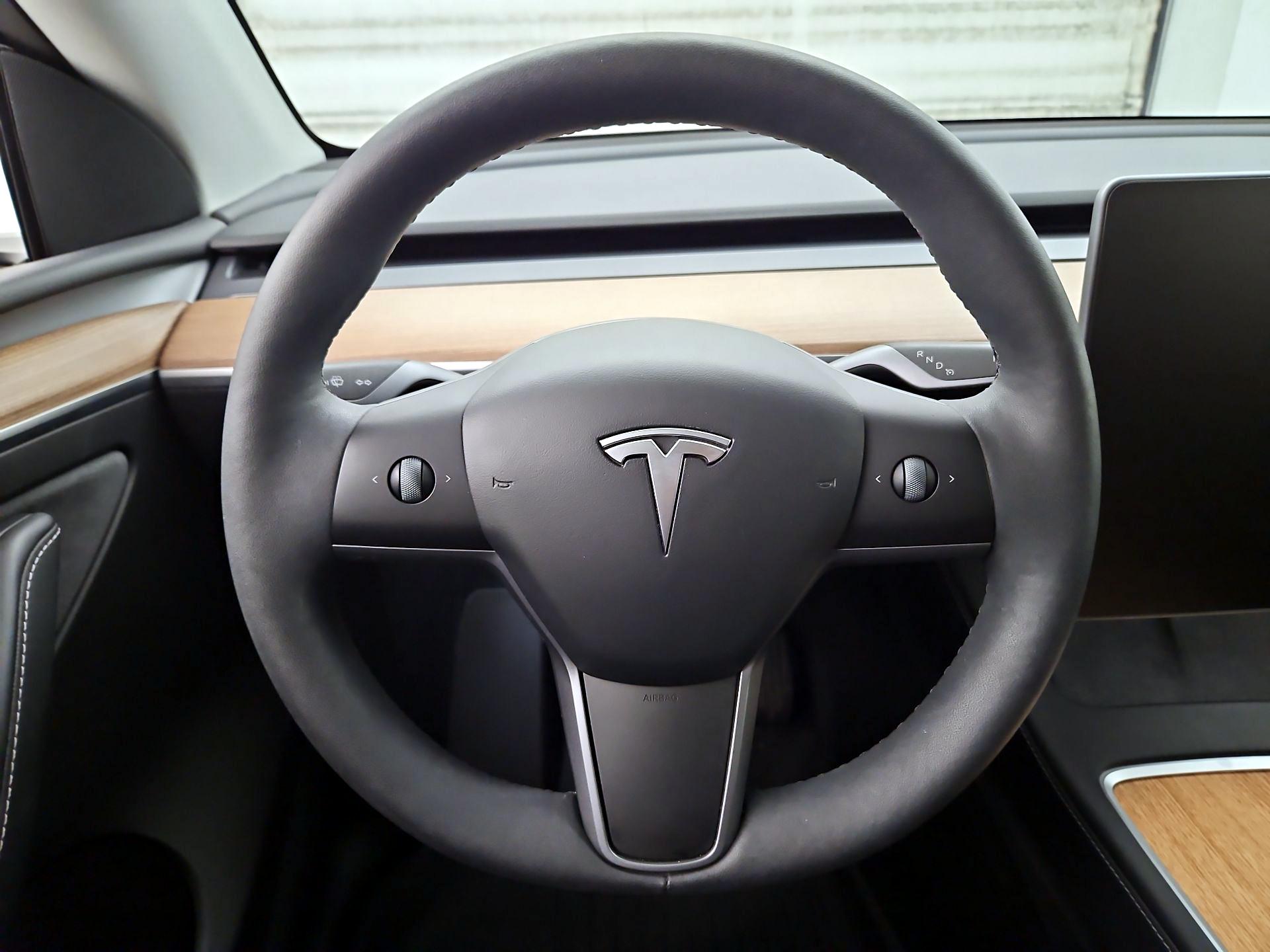Thumbnail: 2023 Tesla Model Y - 10
