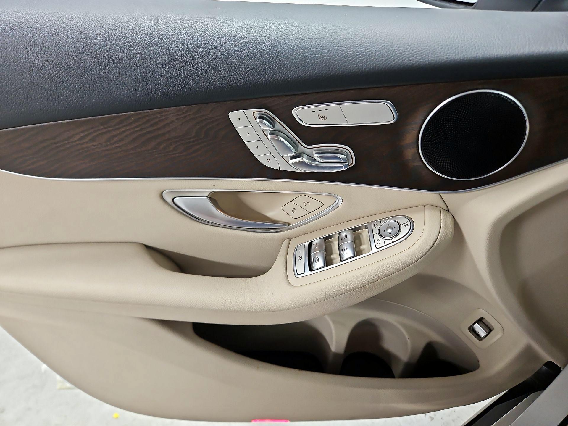 Thumbnail: 2019 Mercedes-Benz GLC - 12