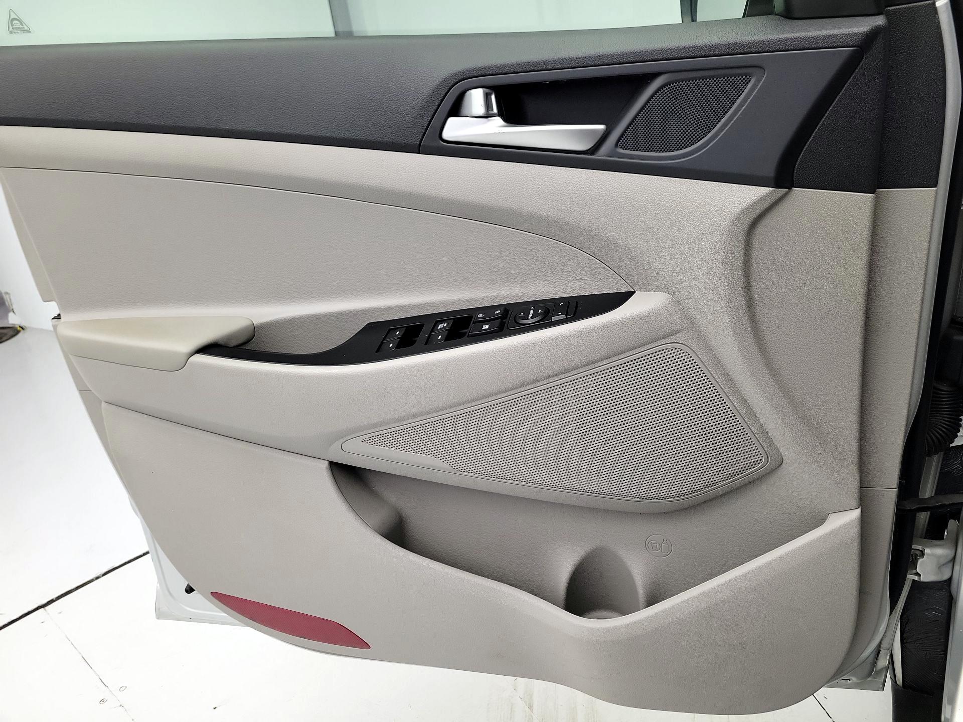 Thumbnail: 2019 Hyundai Tucson - 12