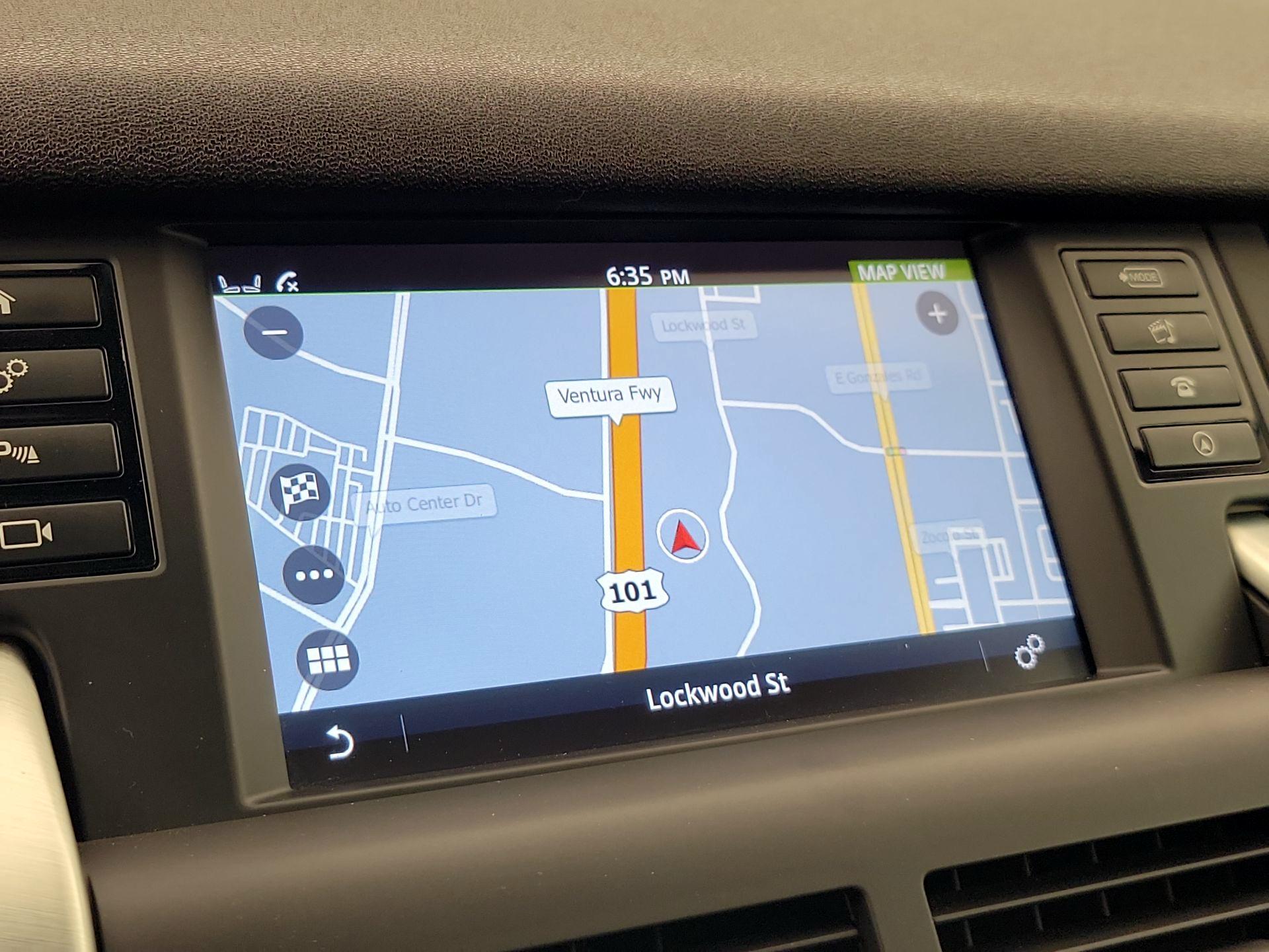 Thumbnail: 2019 Land Rover Discovery Sport - 14