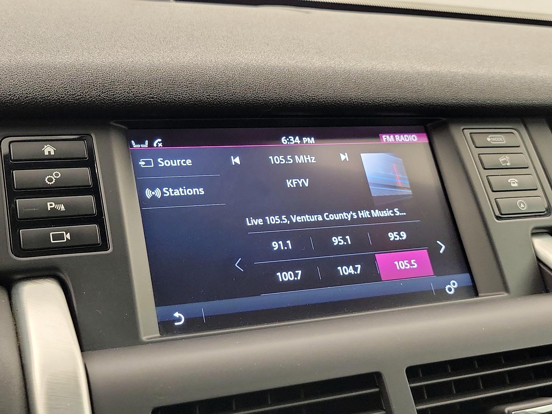 Thumbnail: 2019 Land Rover Discovery Sport - 16