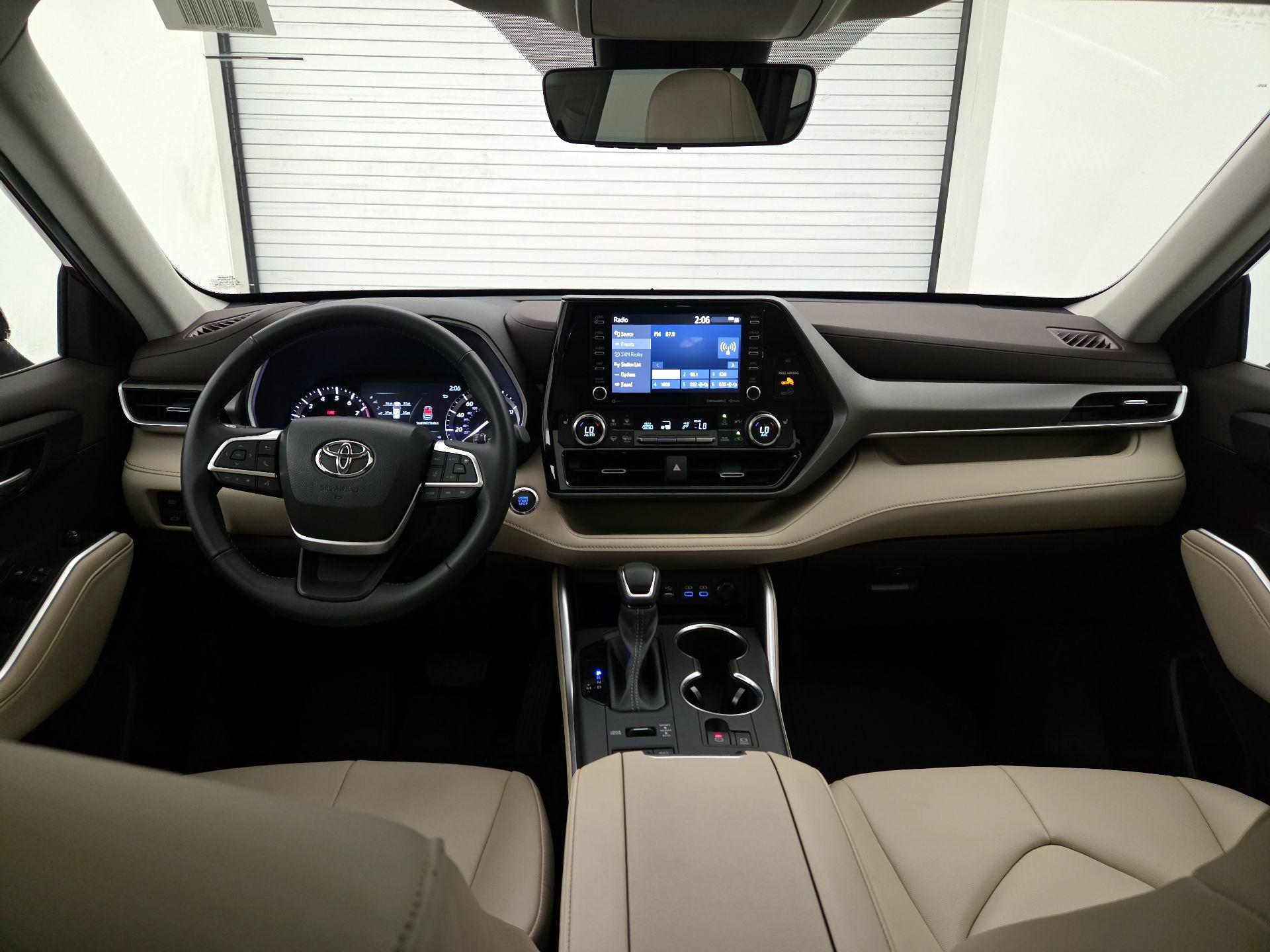 Thumbnail: 2022 Toyota Highlander - 9
