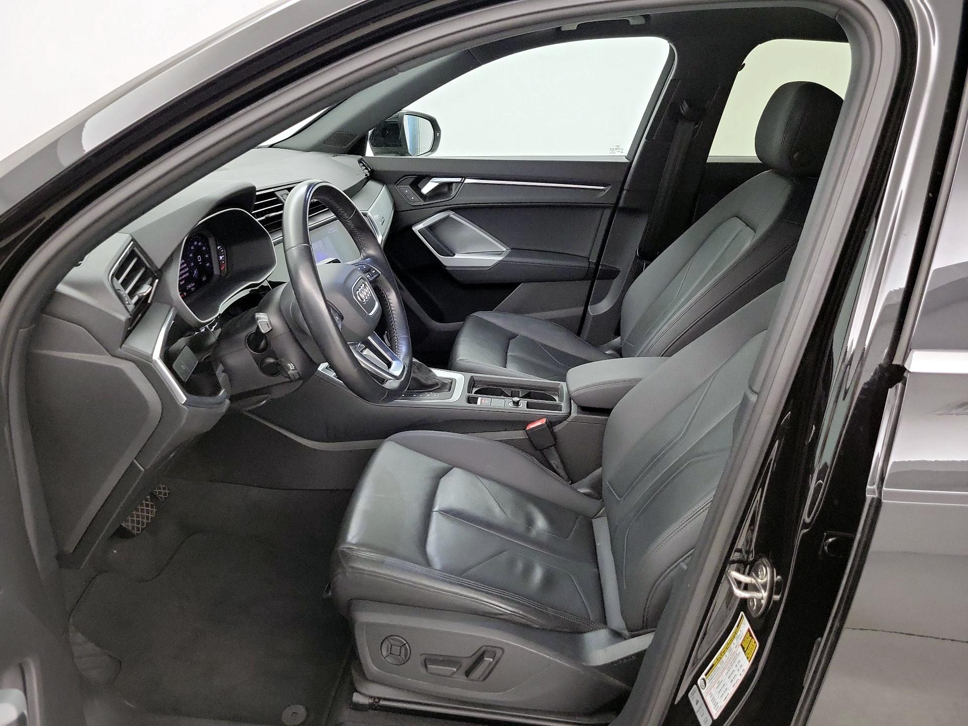 Thumbnail: 2020 Audi Q3 - 11