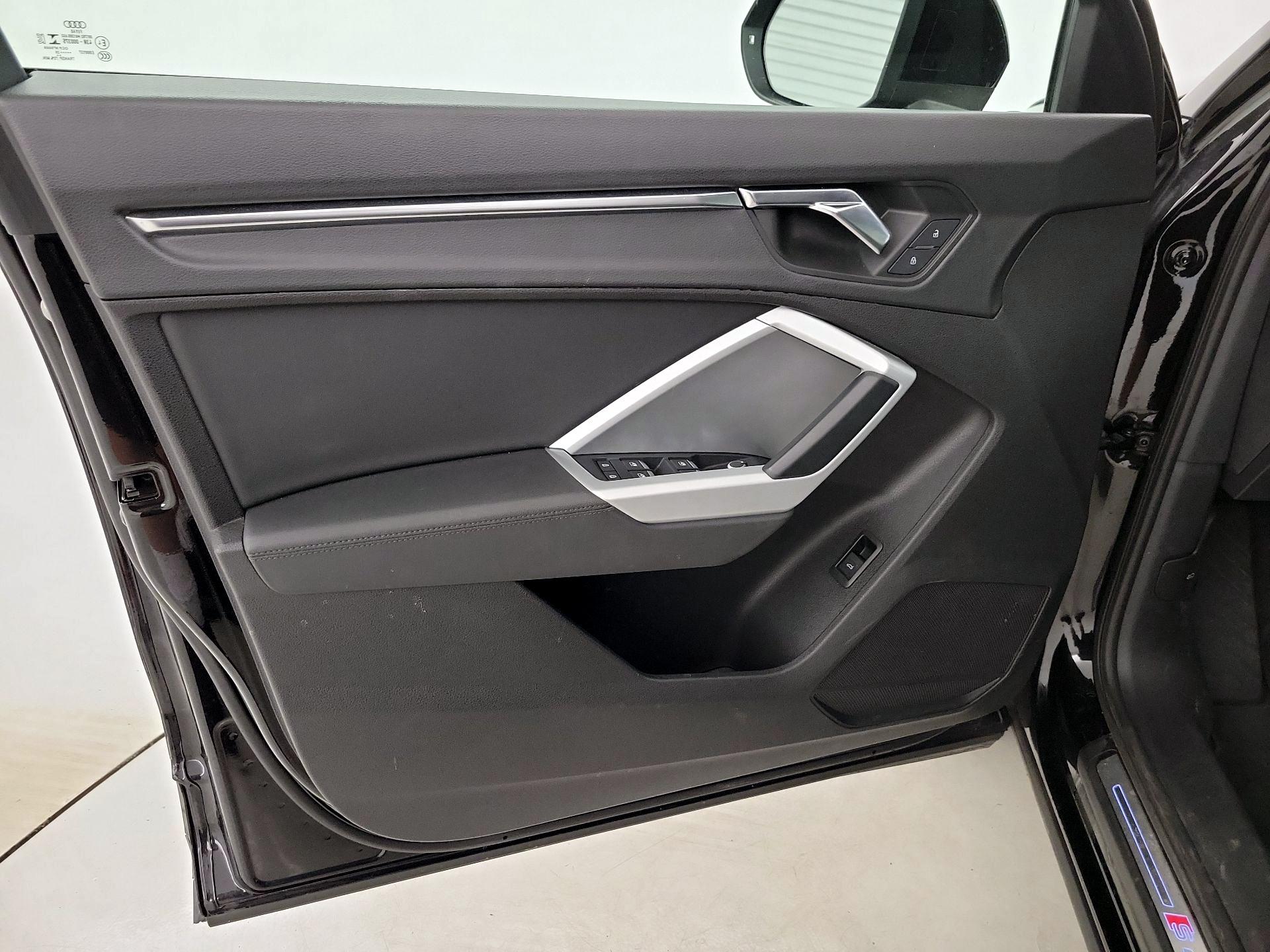 Thumbnail: 2020 Audi Q3 - 12