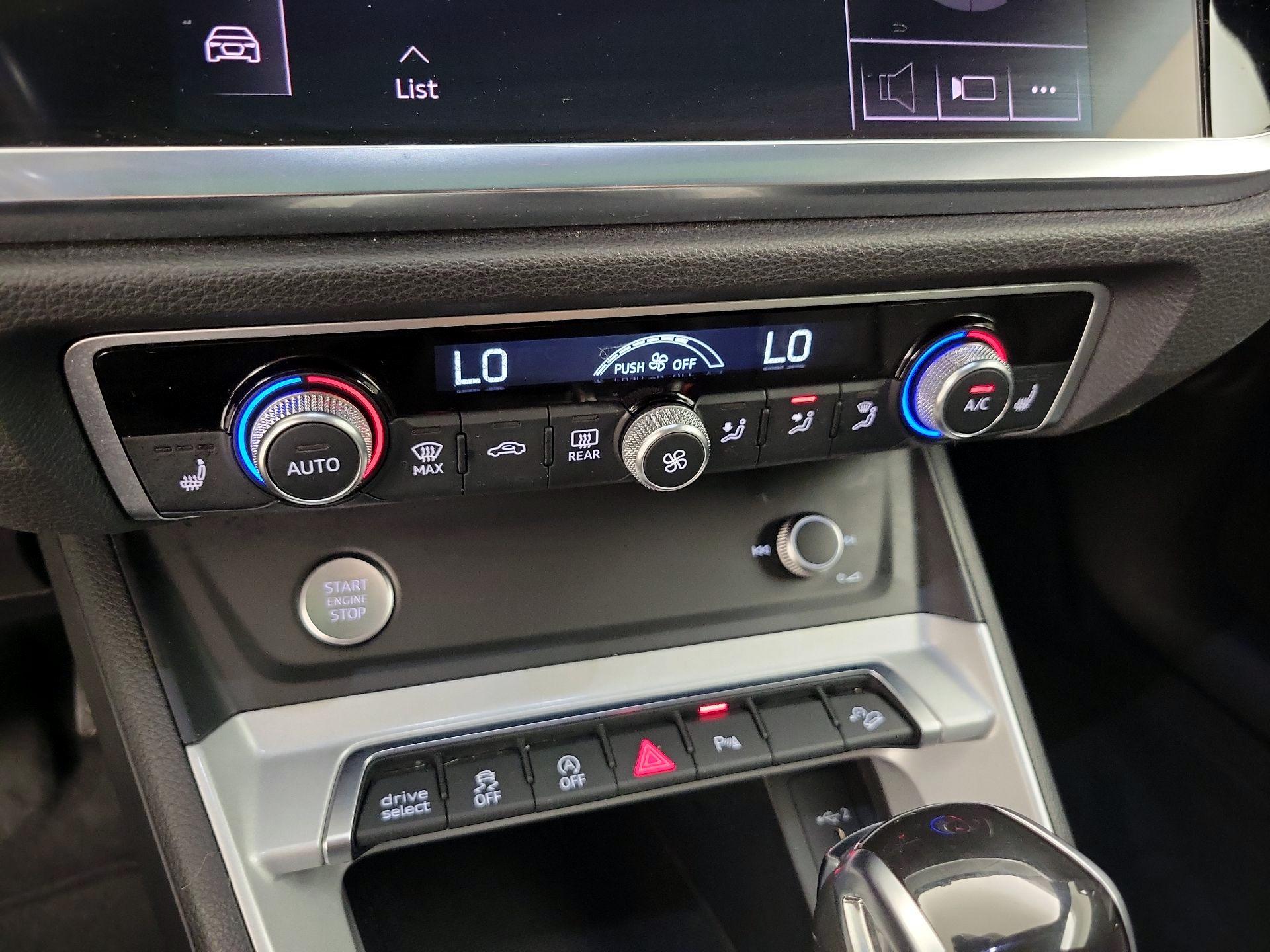 Thumbnail: 2020 Audi Q3 - 16