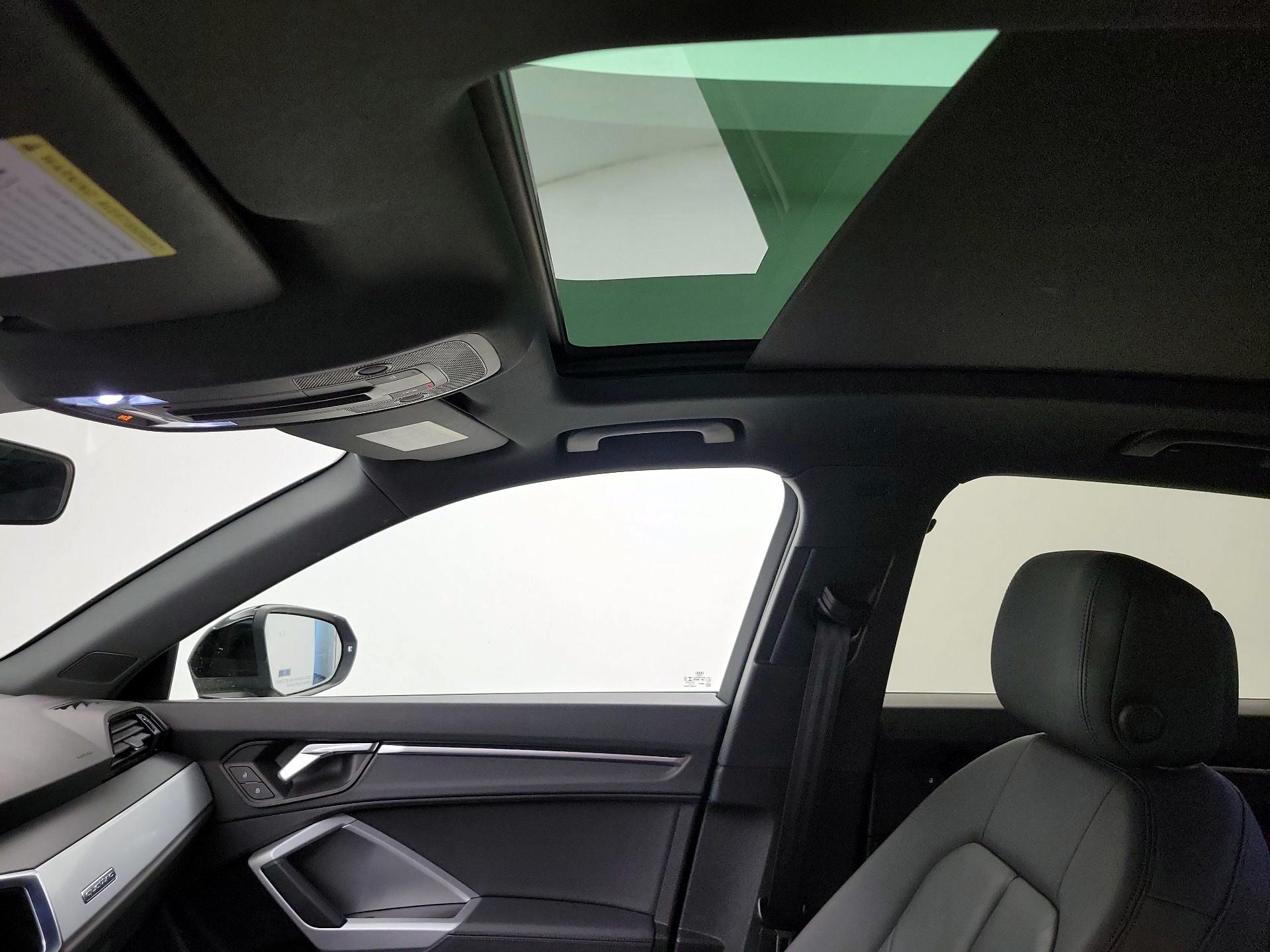 Thumbnail: 2020 Audi Q3 - 19