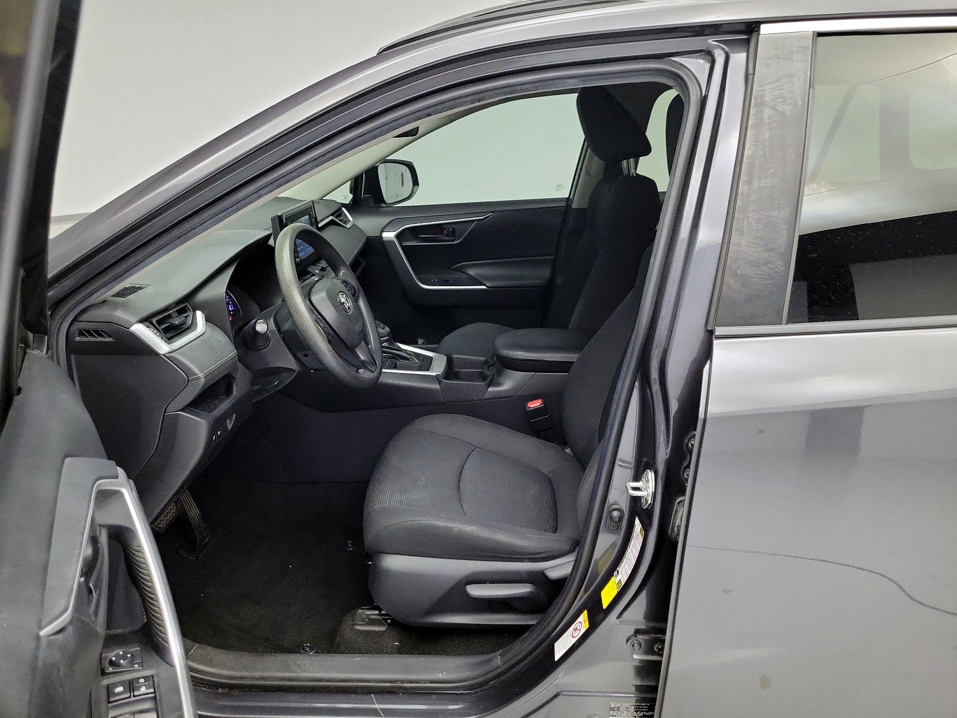 Thumbnail: 2019 Toyota RAV4 - 11