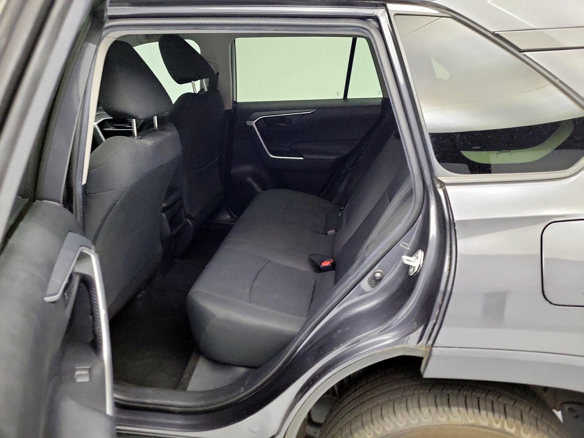 Thumbnail: 2019 Toyota RAV4 - 19