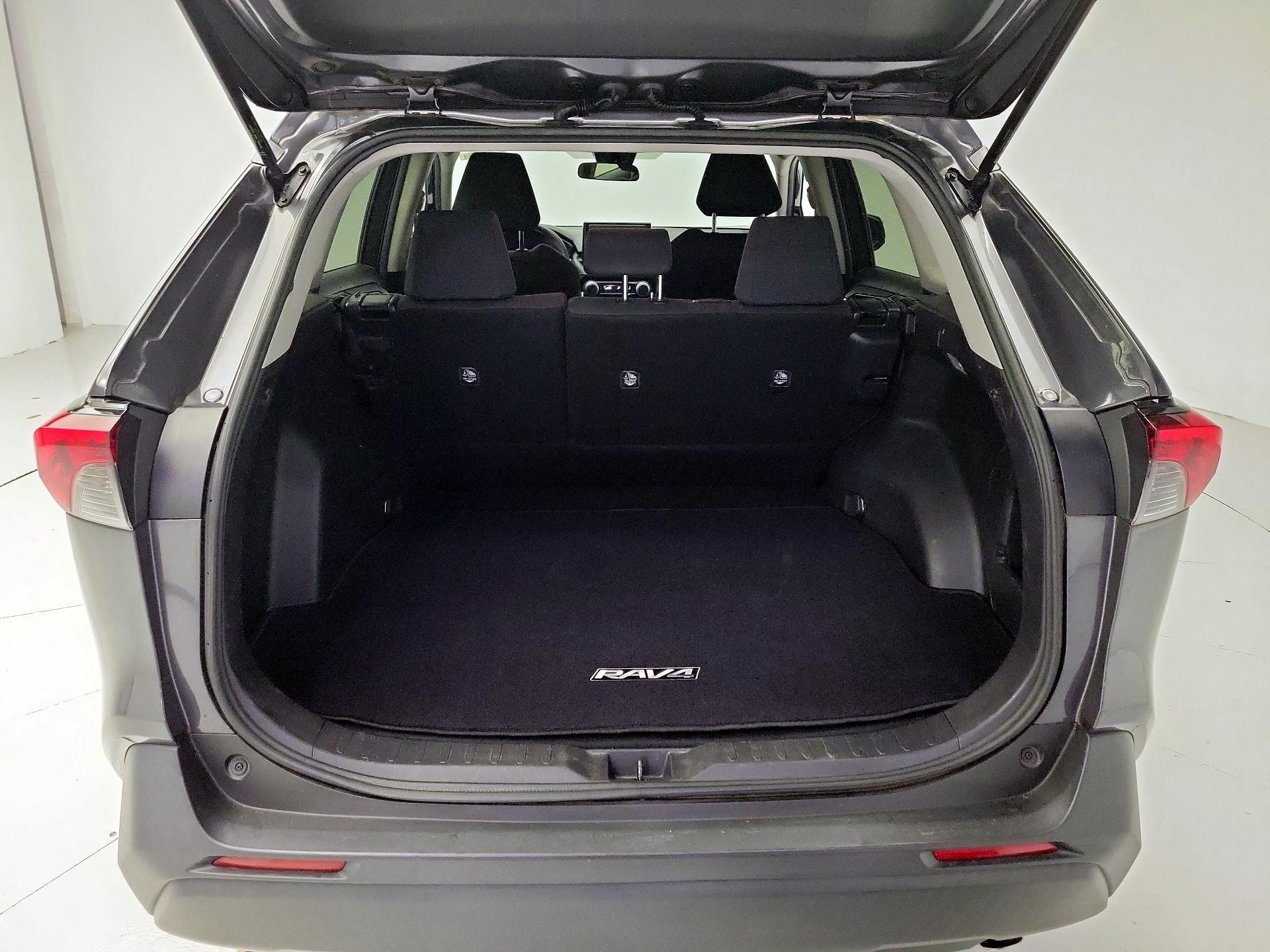 Thumbnail: 2019 Toyota RAV4 - 20
