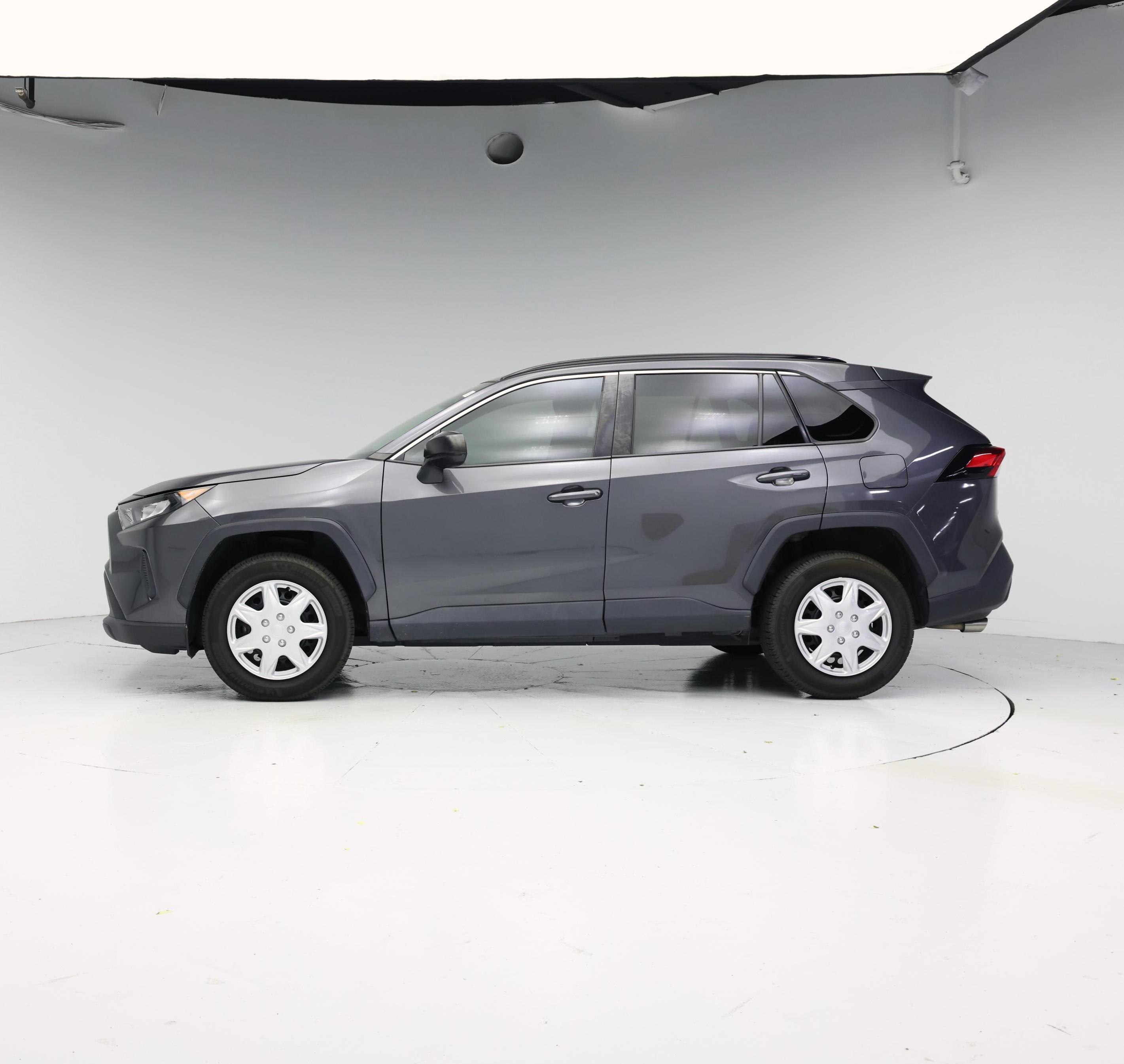 Thumbnail: 2019 Toyota RAV4 - 3