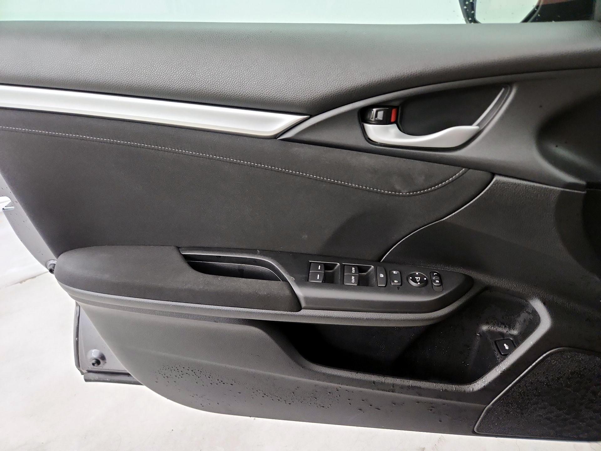 Thumbnail: 2018 Honda Civic - 12