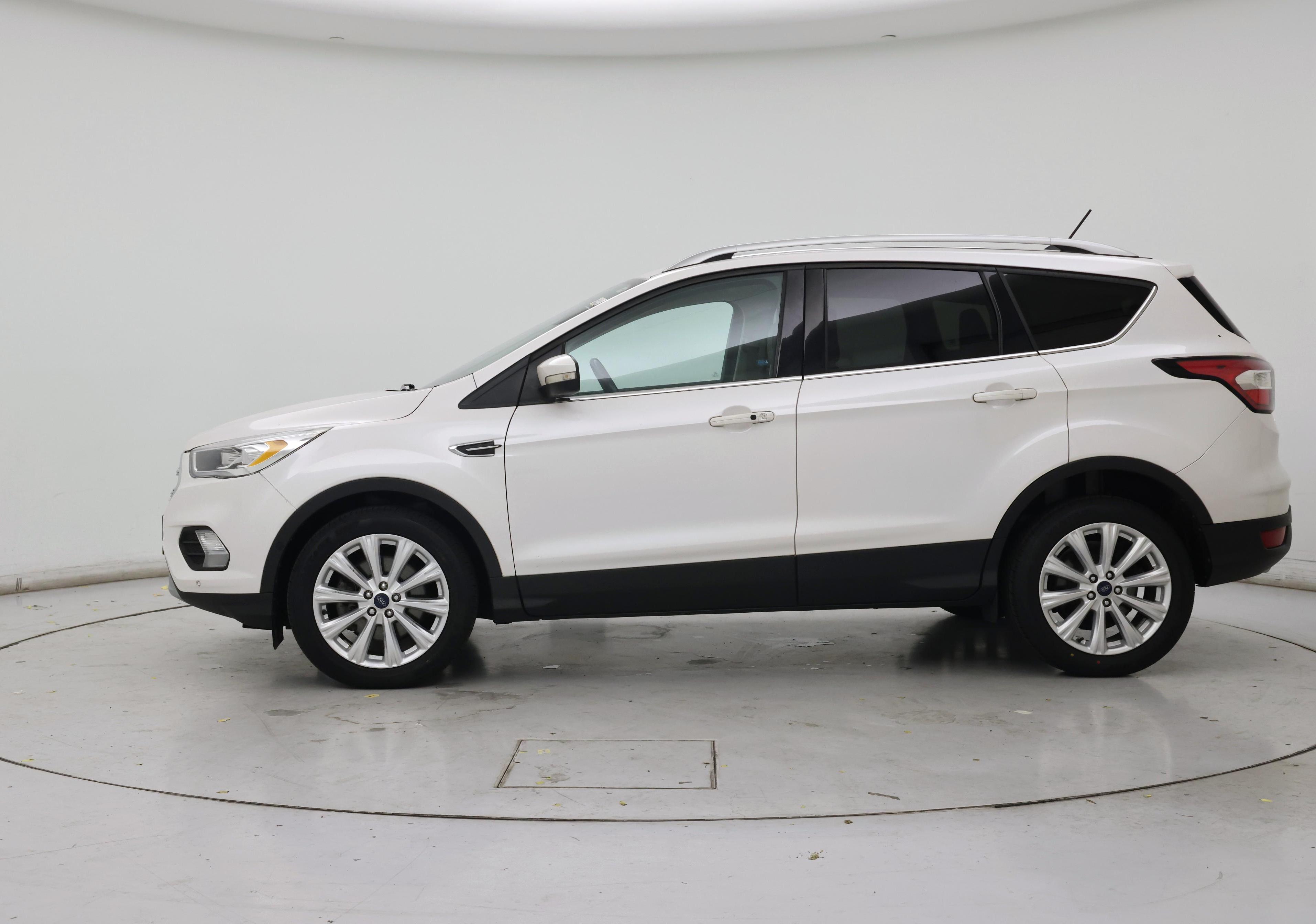 Thumbnail: 2018 Ford Escape - 3