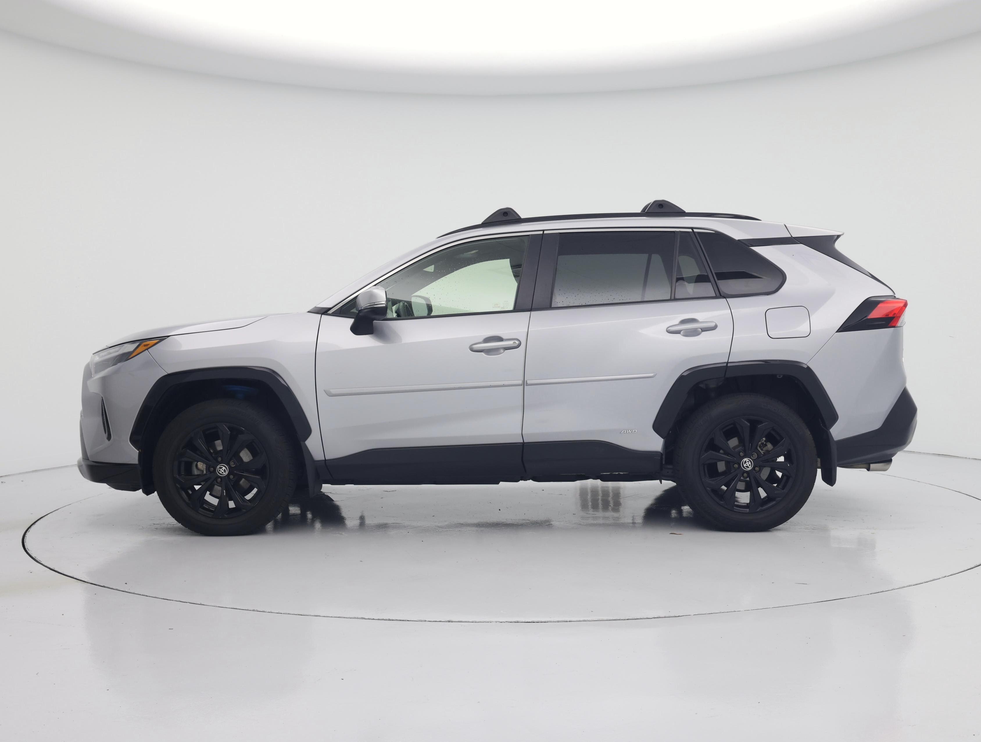 Thumbnail: 2022 Toyota RAV4 - 3
