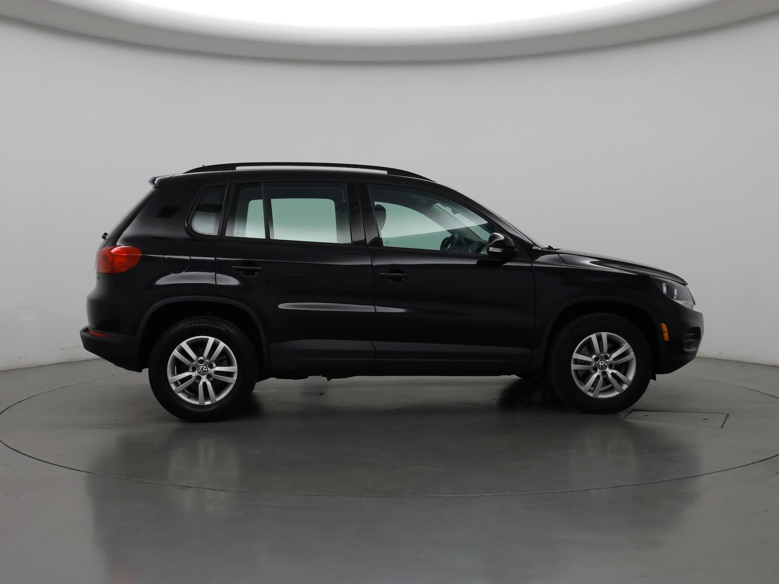 2016 Volkswagen Tiguan S - Photo 8