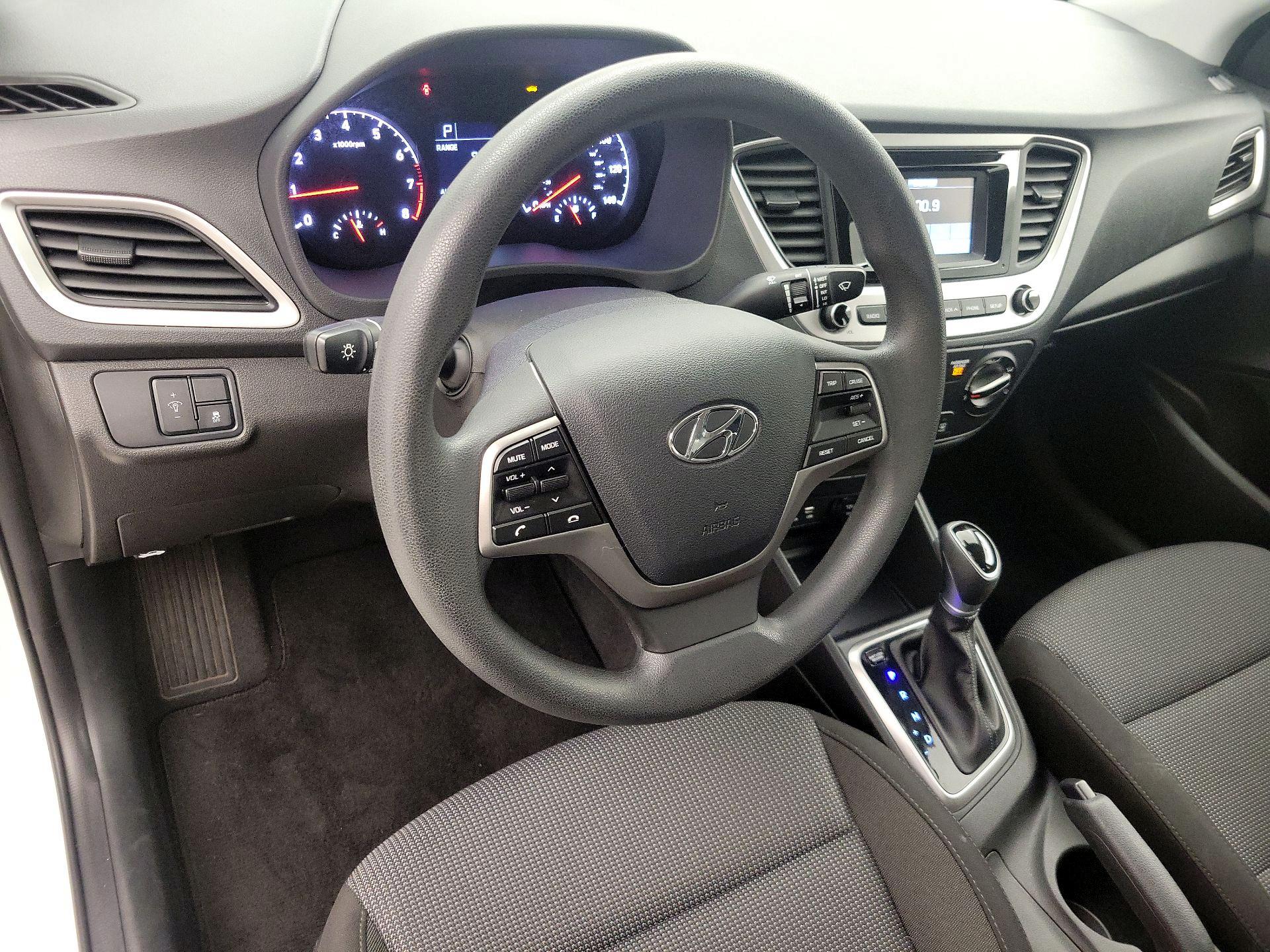 Thumbnail: 2022 Hyundai Accent - 9
