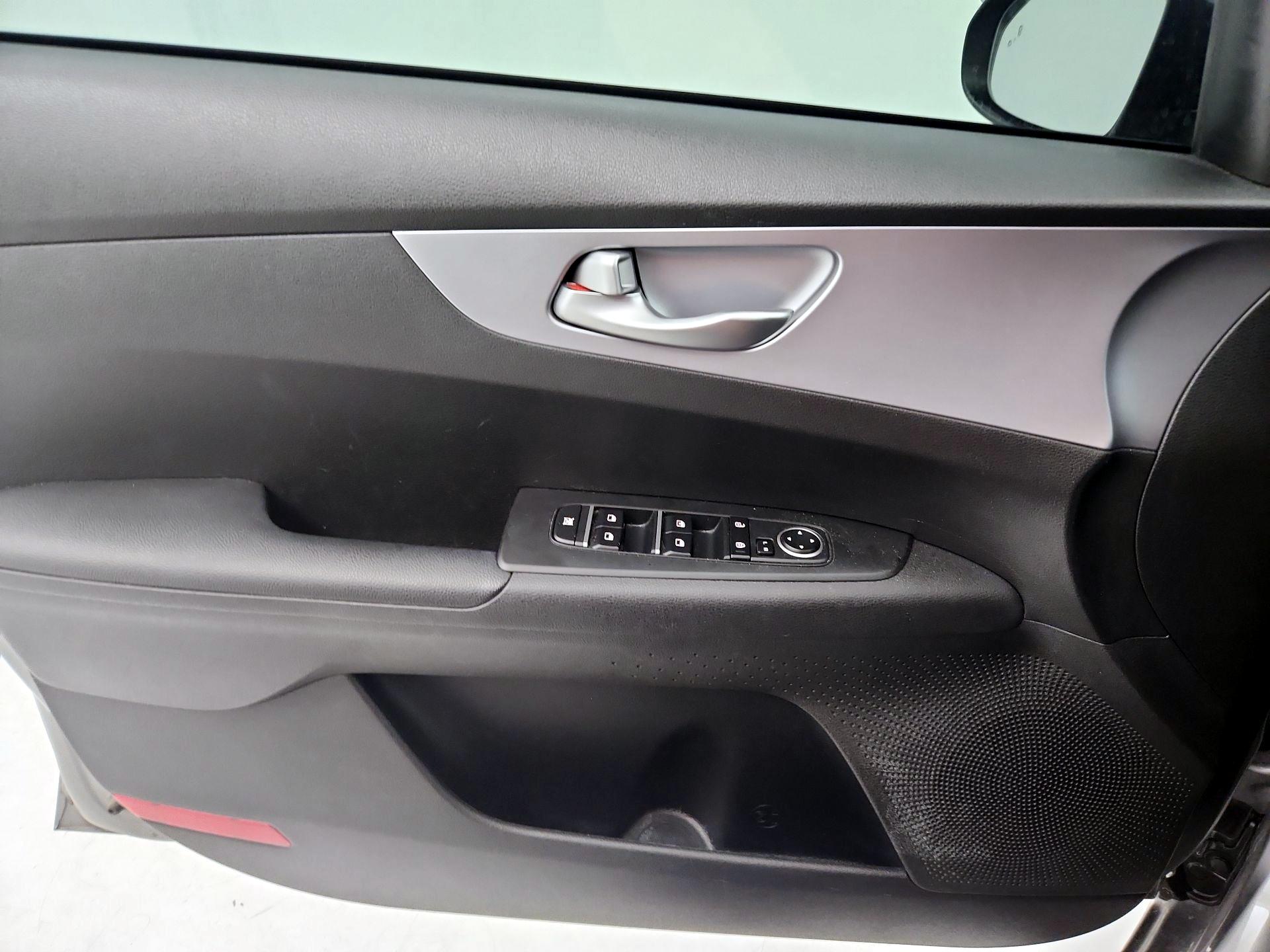 Thumbnail: 2023 Kia Forte - 12