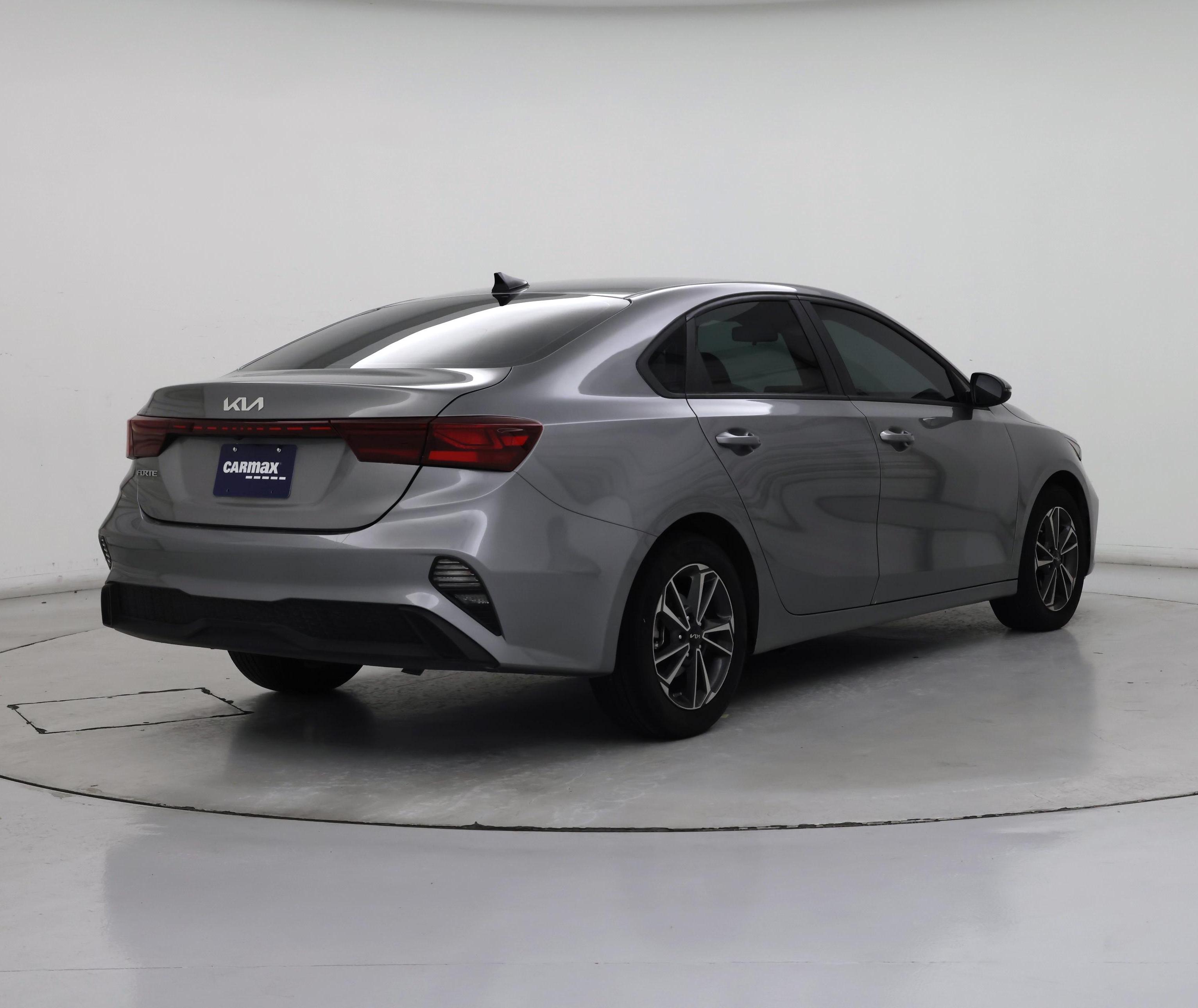Thumbnail: 2023 Kia Forte - 8