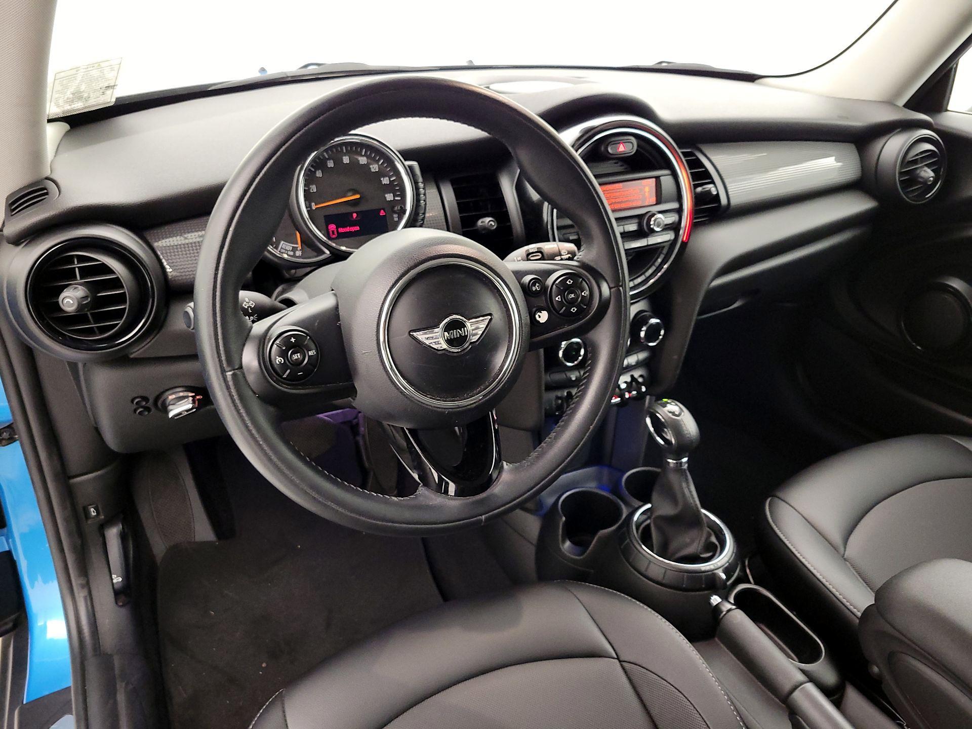 Thumbnail: 2015 MINI Cooper Hardtop - 9