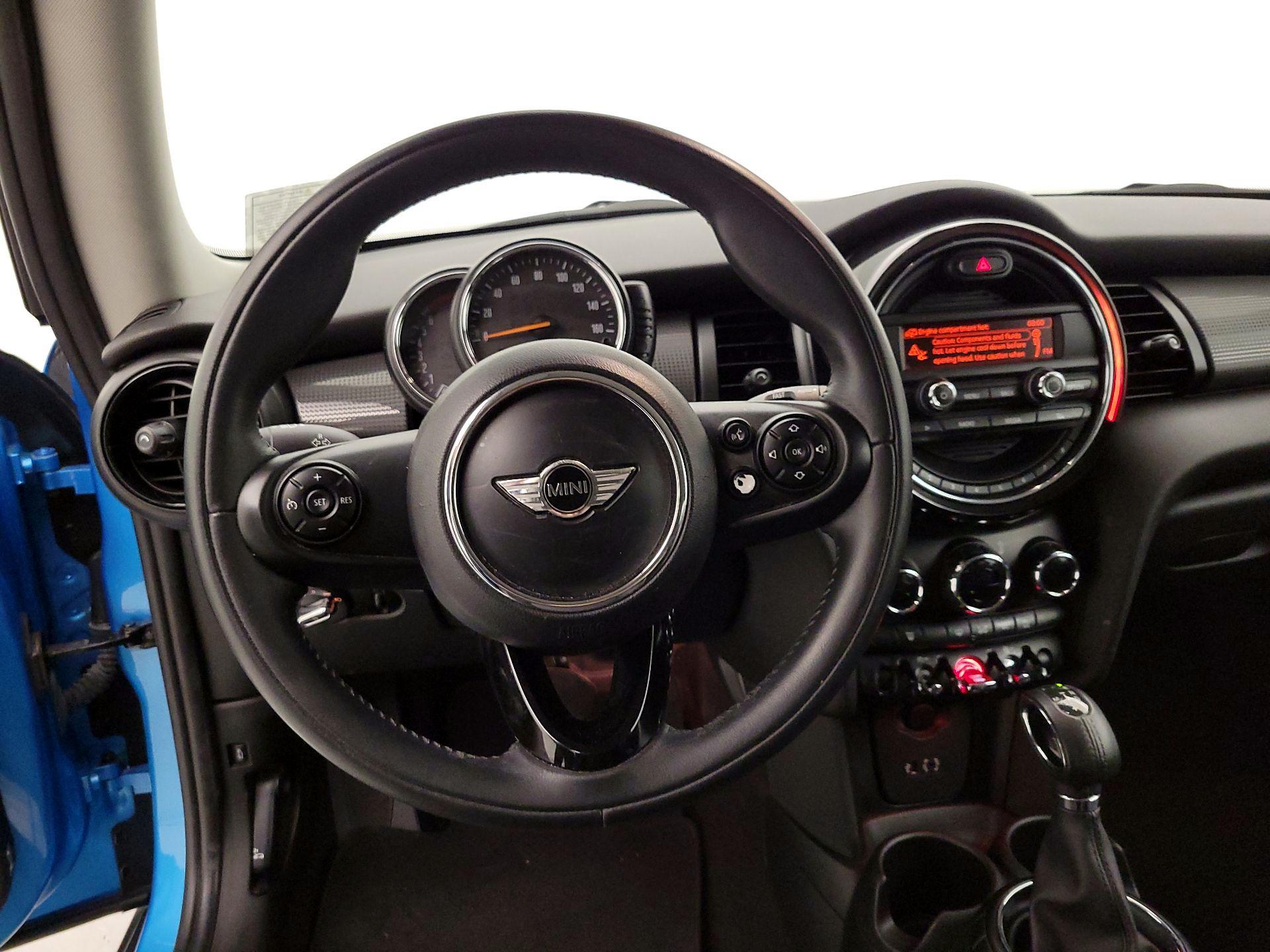 Thumbnail: 2015 MINI Cooper Hardtop - 10