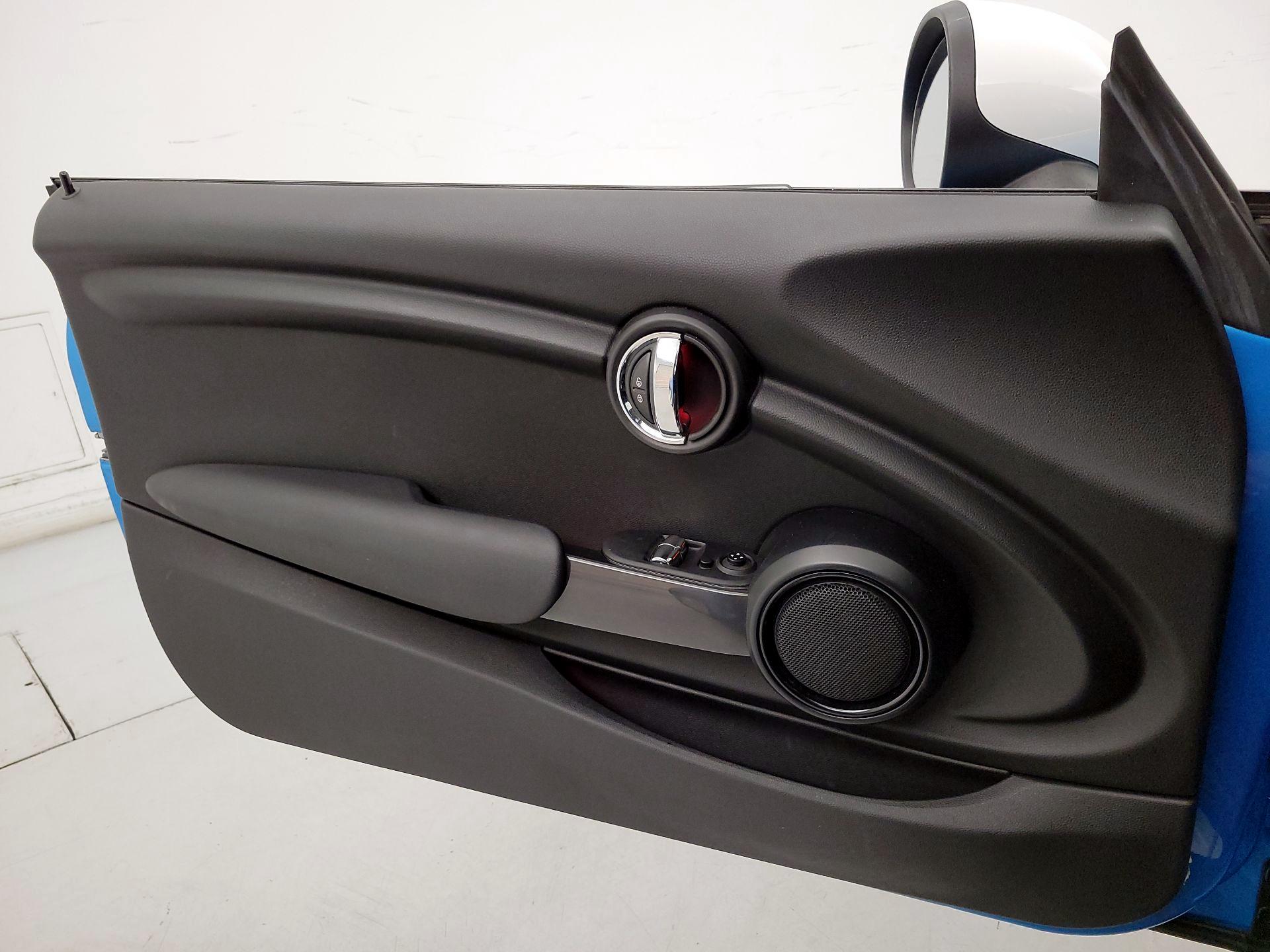 Thumbnail: 2015 MINI Cooper Hardtop - 12