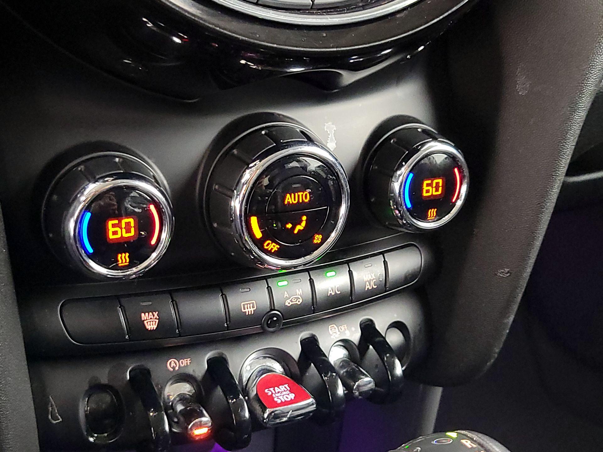 Thumbnail: 2015 MINI Cooper Hardtop - 14