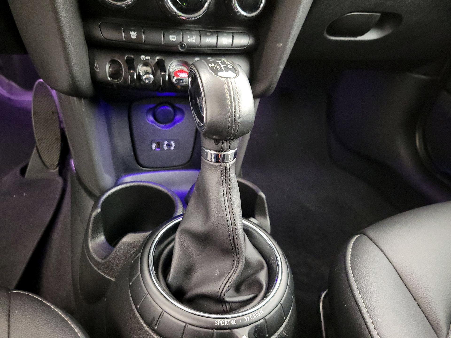 Thumbnail: 2015 MINI Cooper Hardtop - 15