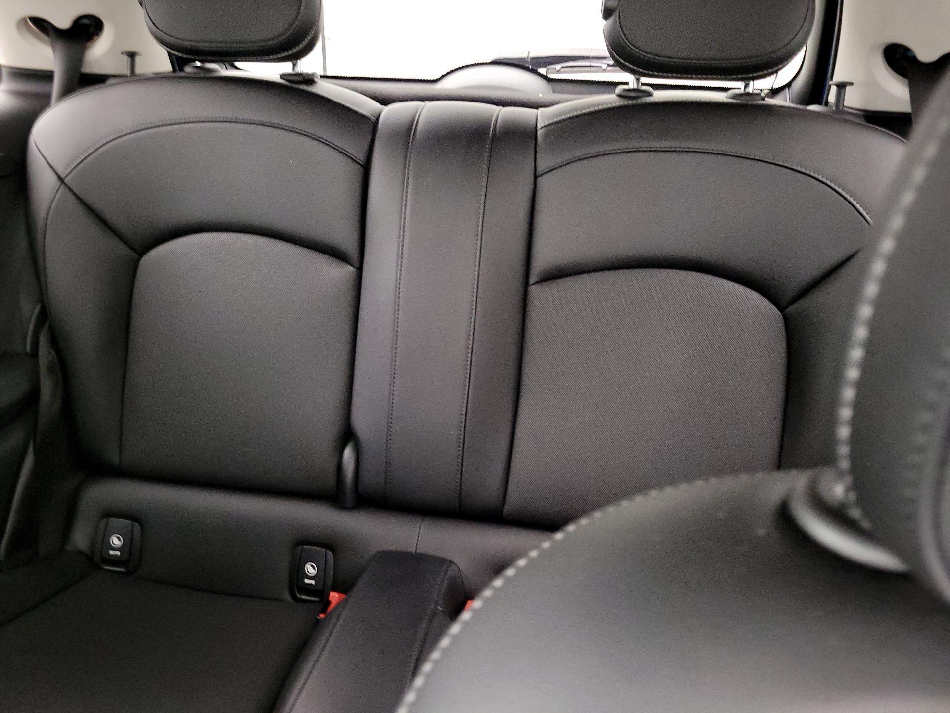 Thumbnail: 2015 MINI Cooper Hardtop - 16