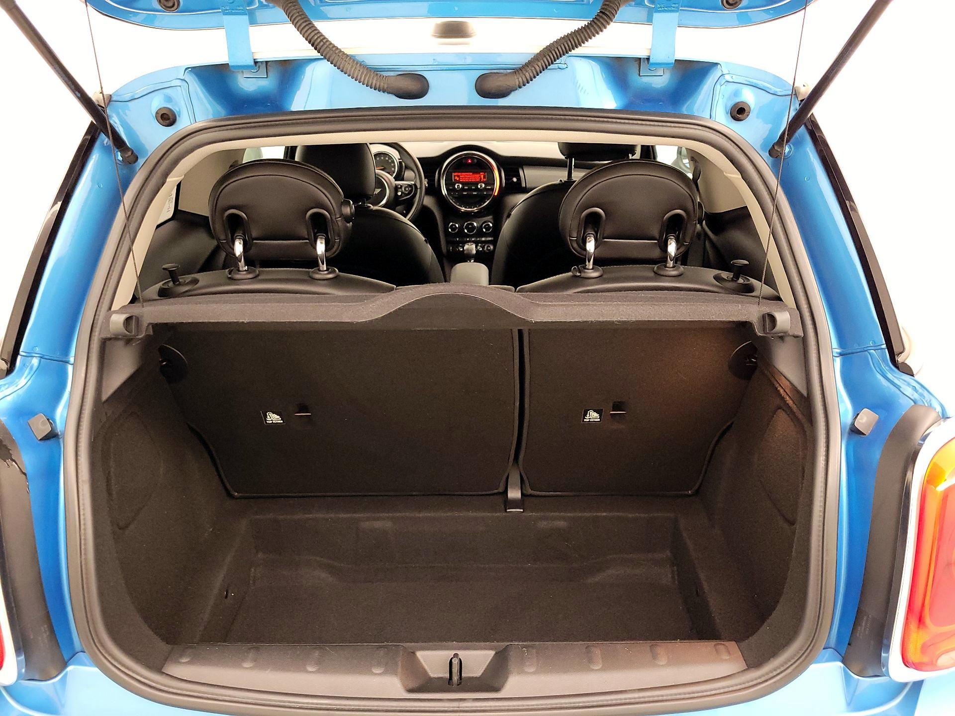Thumbnail: 2015 MINI Cooper Hardtop - 17