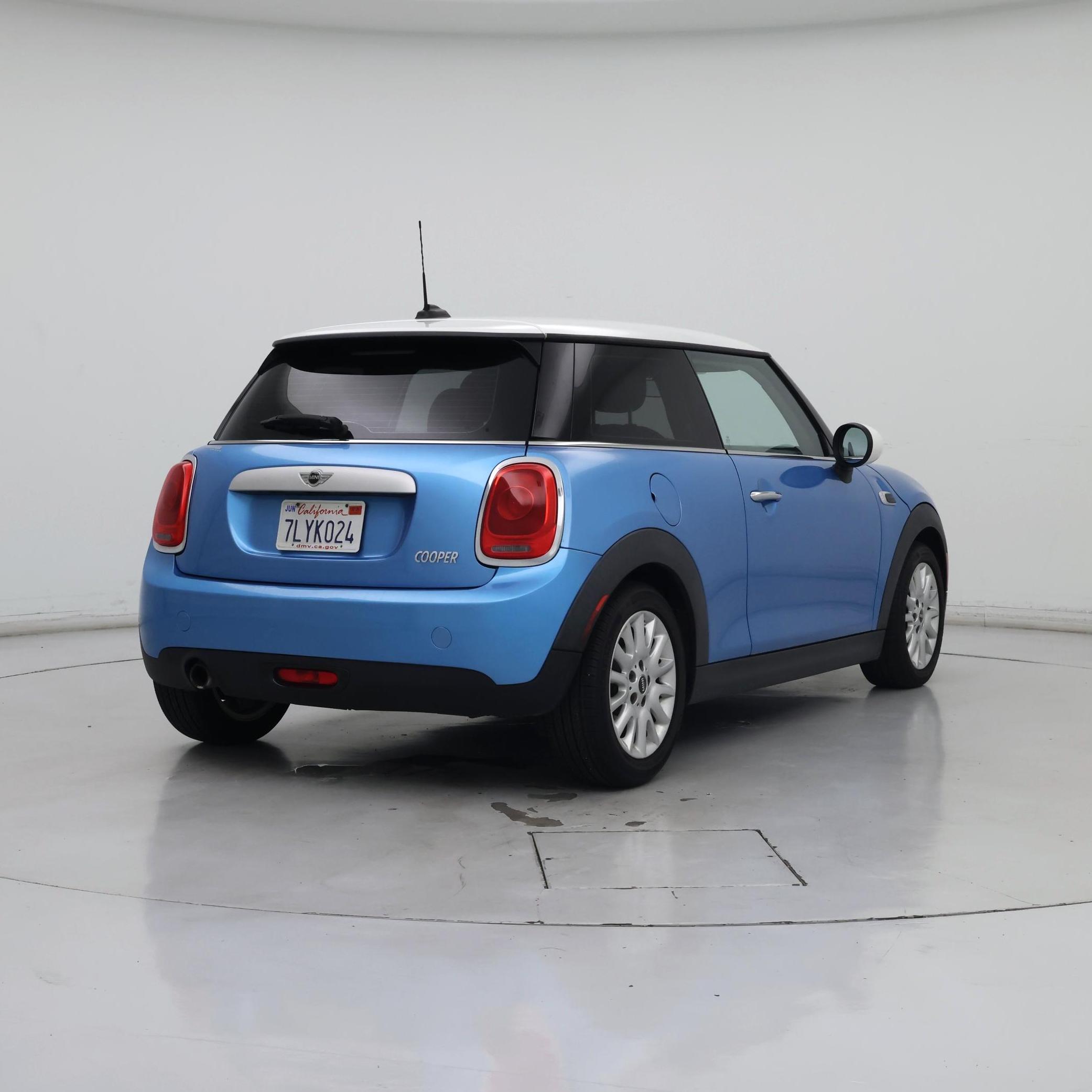 Thumbnail: 2015 MINI Cooper Hardtop - 8
