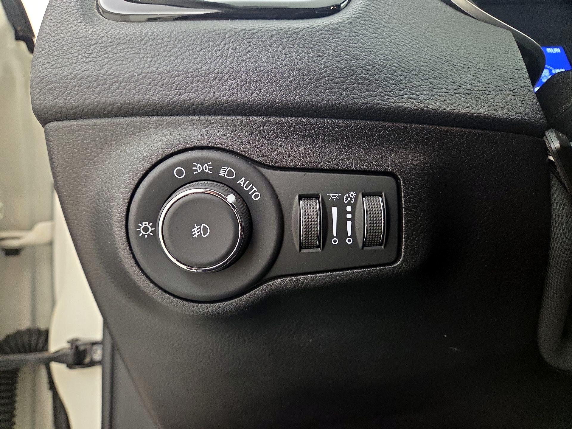 Thumbnail: 2020 Jeep Compass - 13