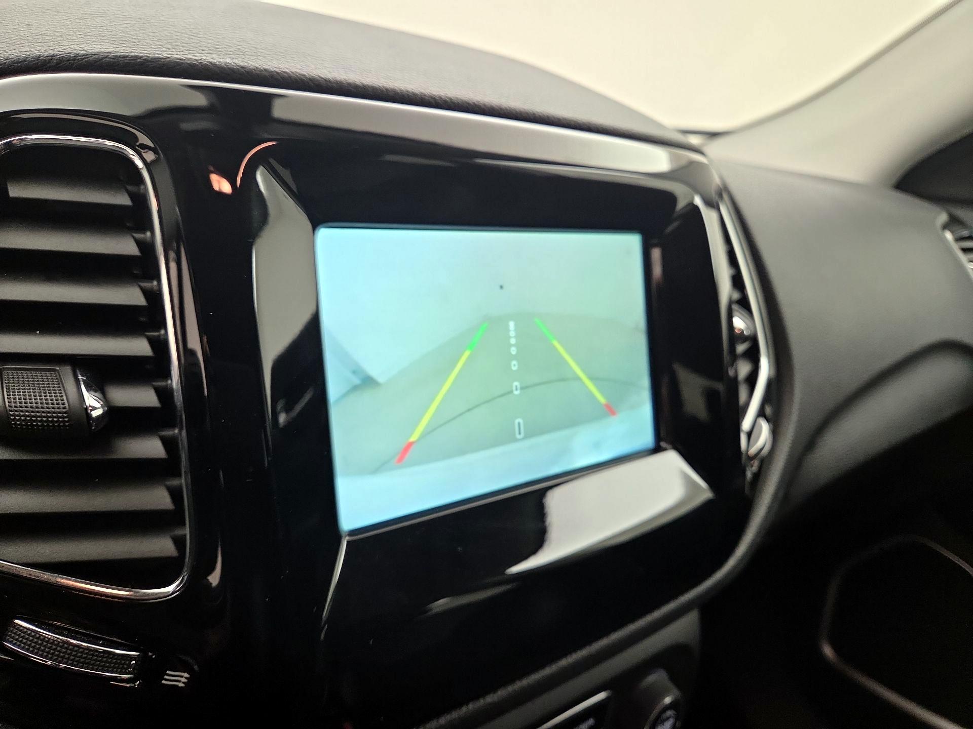 Thumbnail: 2020 Jeep Compass - 14