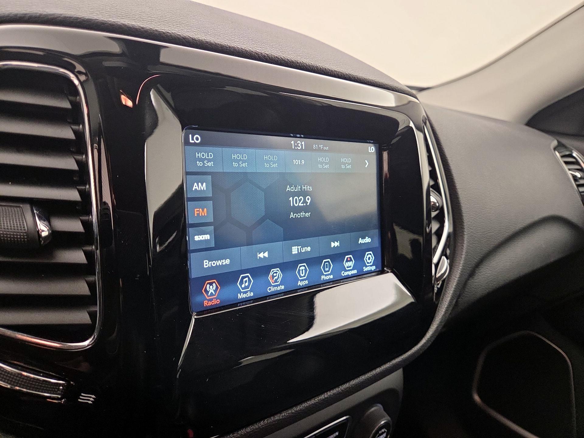 Thumbnail: 2020 Jeep Compass - 15