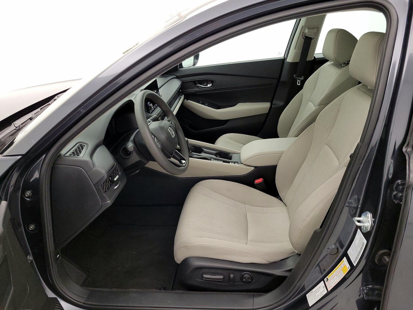 2025 Honda Accord SE - Photo 12