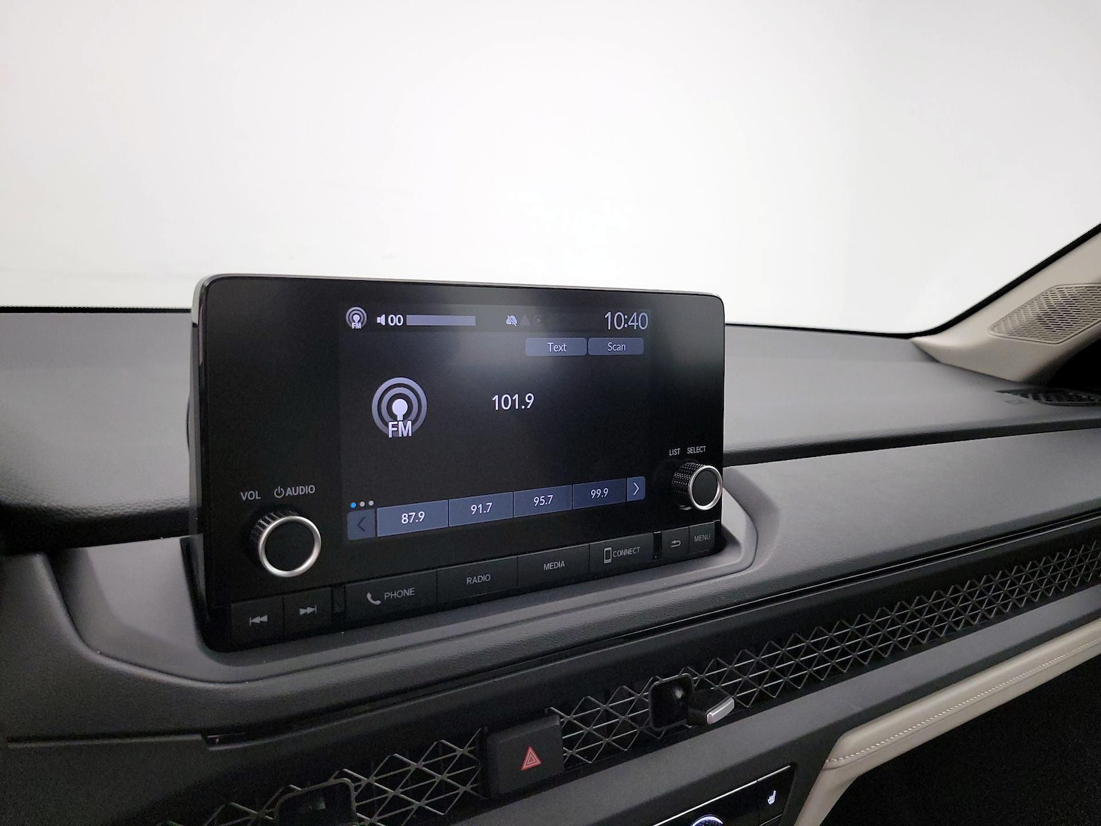 2025 Honda Accord SE - Photo 15