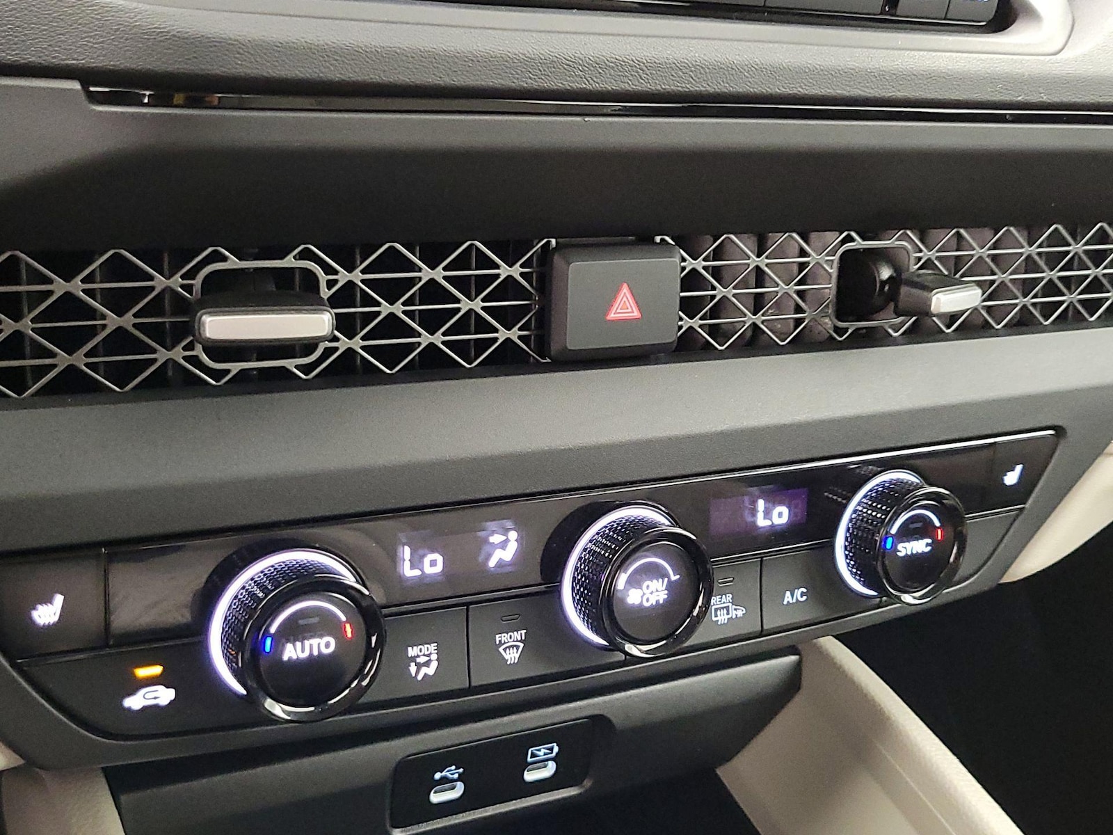 2025 Honda Accord SE - Photo 16