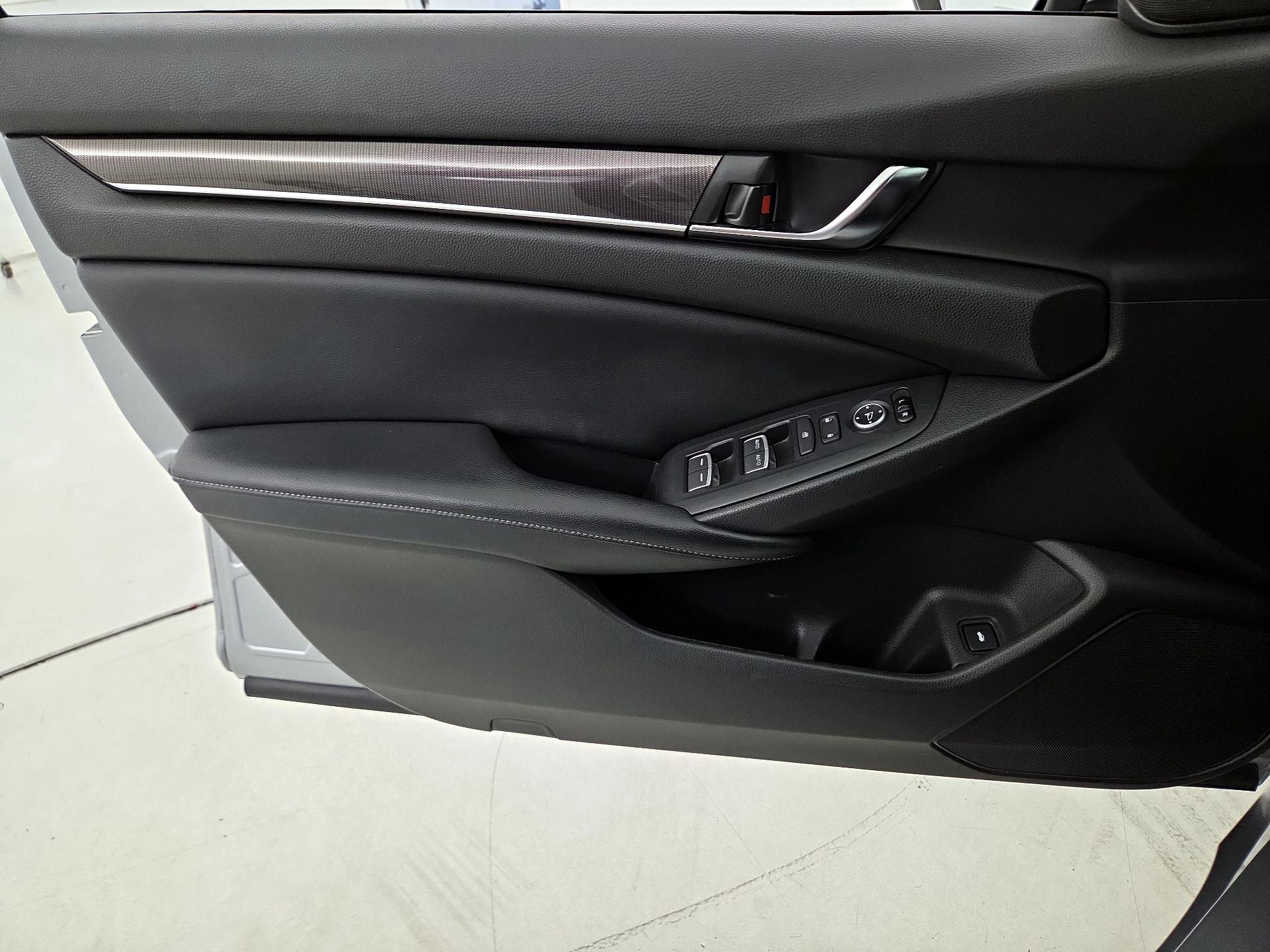 Thumbnail: 2018 Honda Accord - 12
